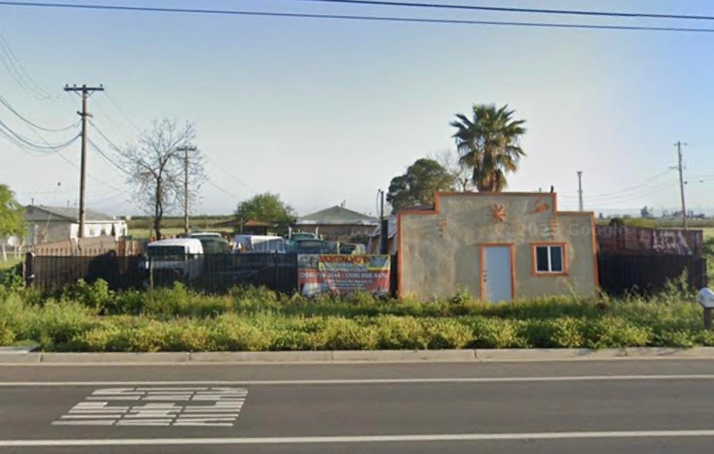 3748 E State Highway 140 — photo