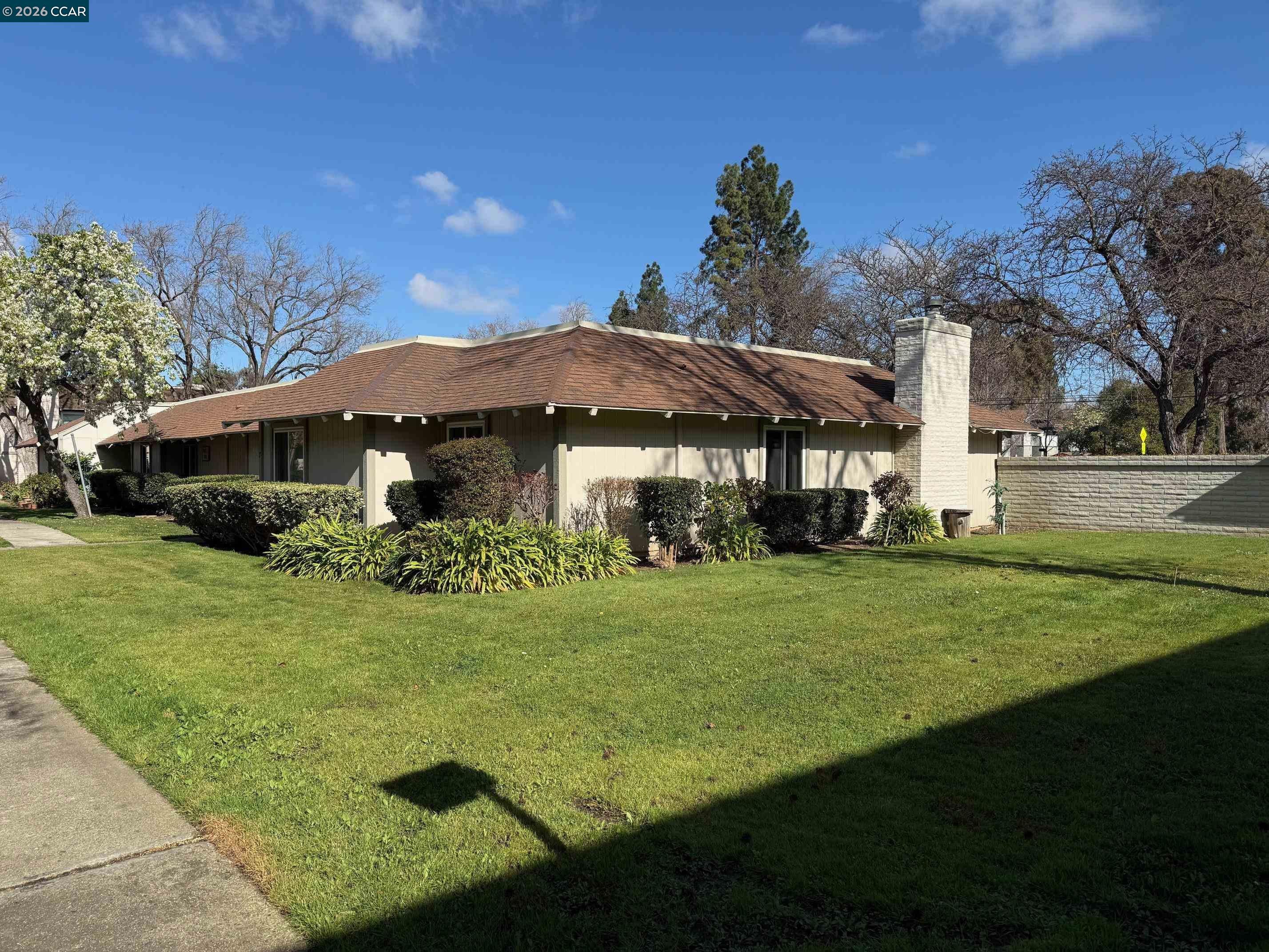 825 Oak Grove Rd 17 — photo