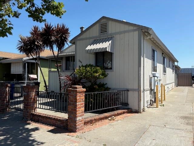 2144 Alvarado St — photo