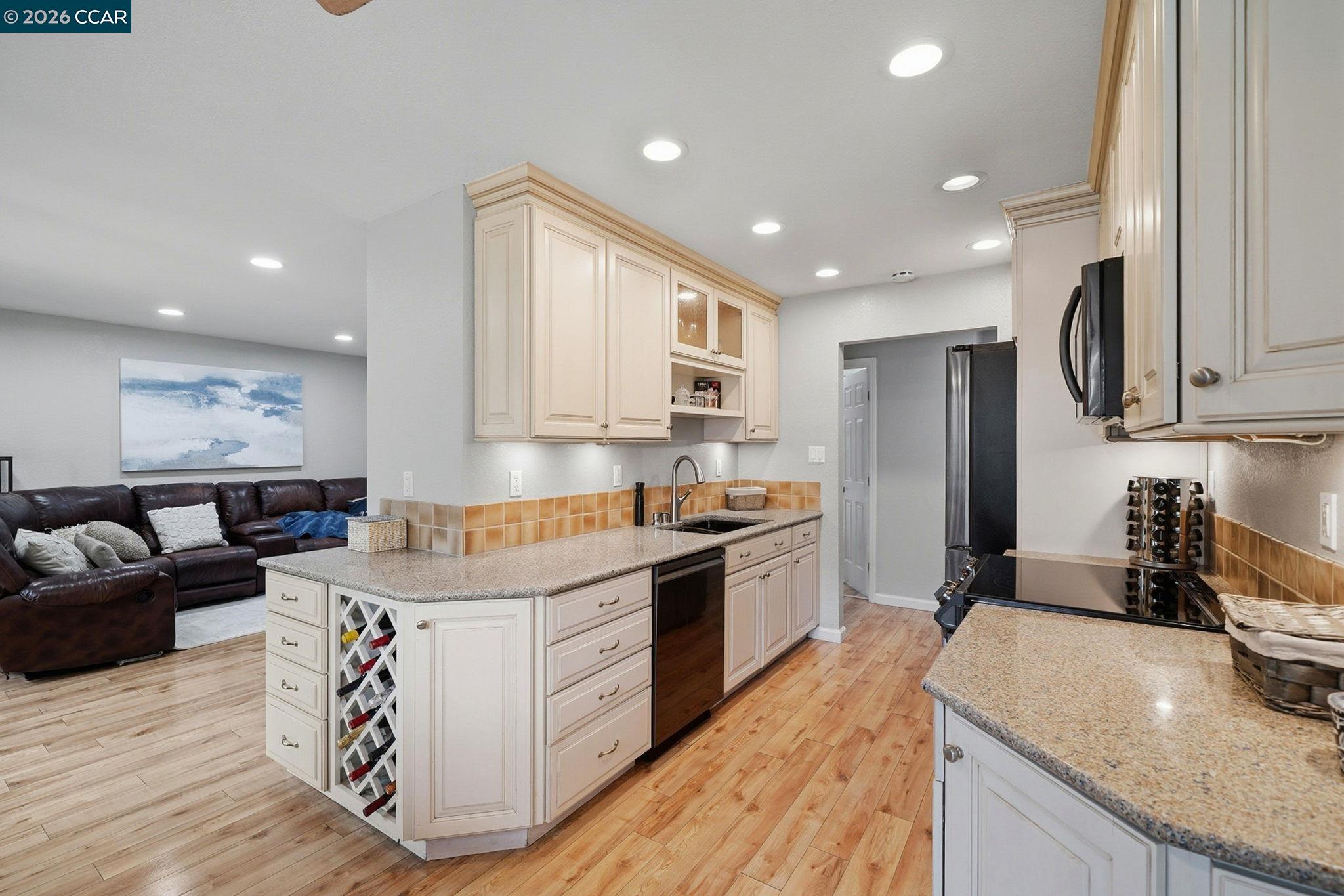 9025 Alcosta Blvd 259 — photo