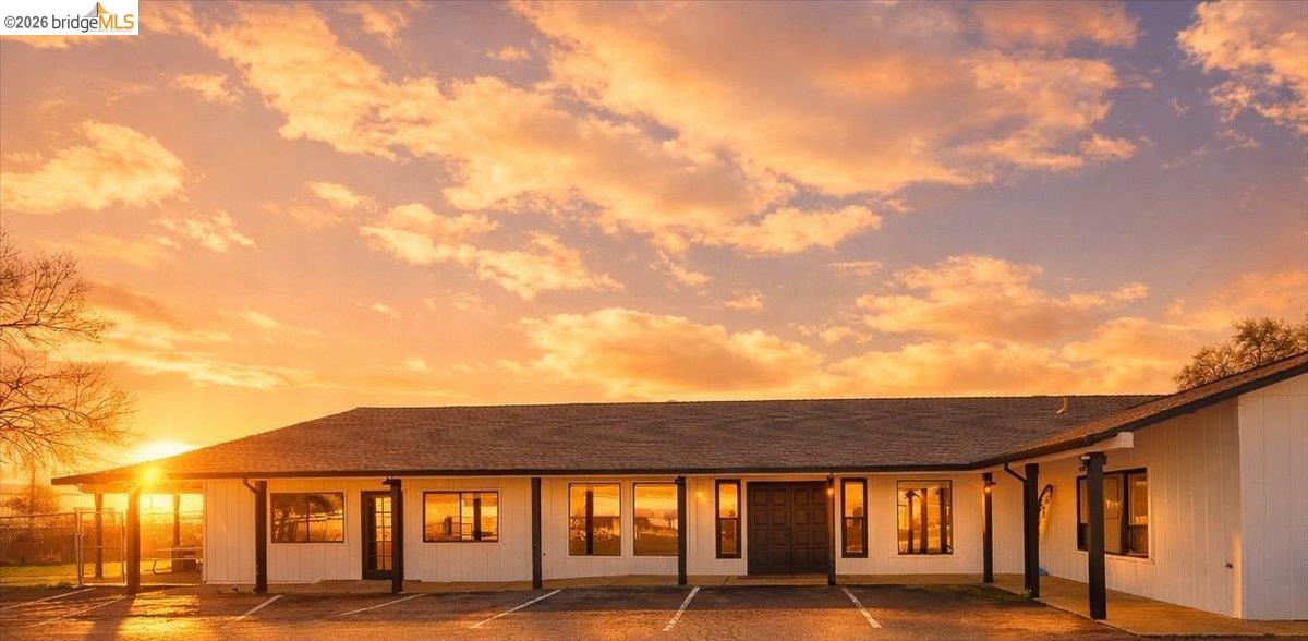 14326 Tuolumne Rd — photo