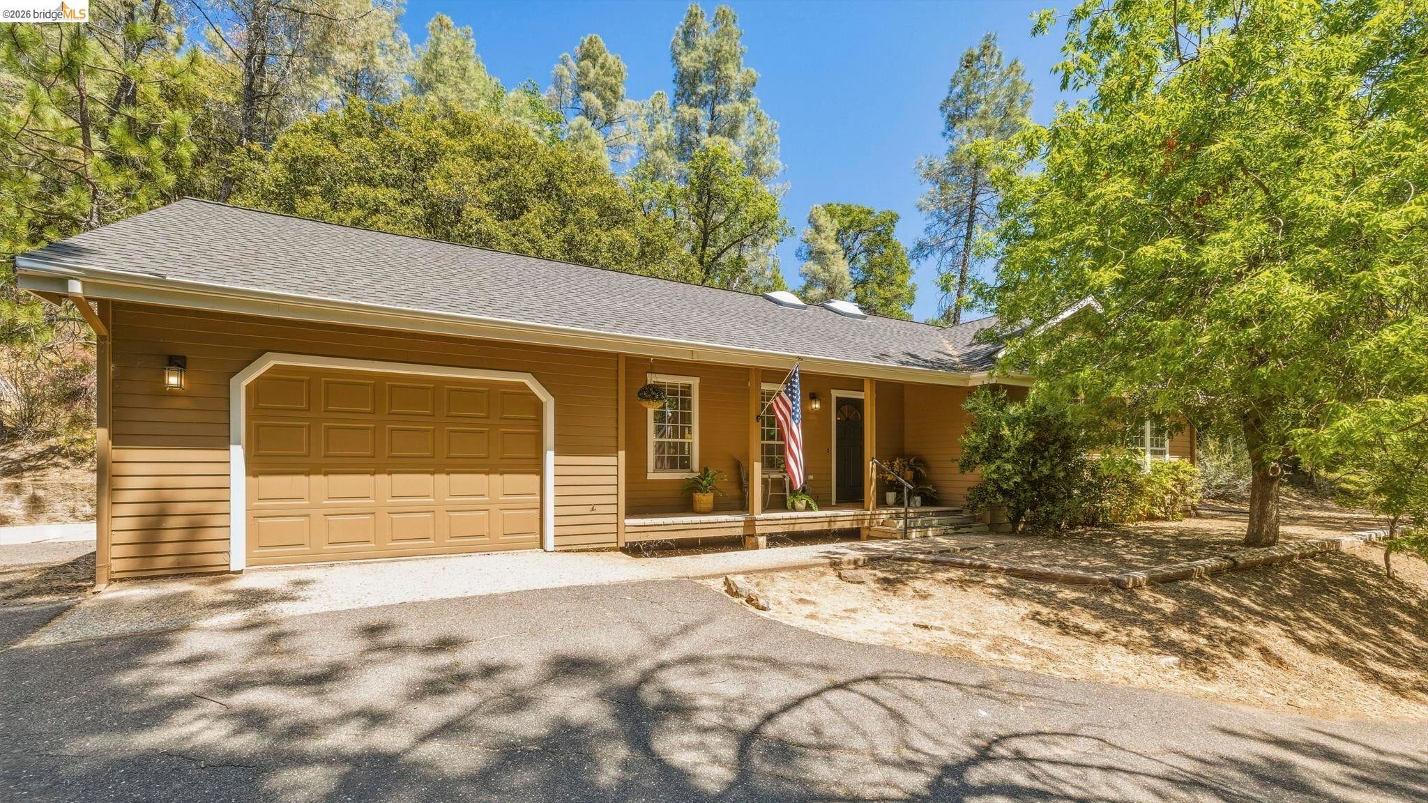 21440 N Tuolumne Rd — photo