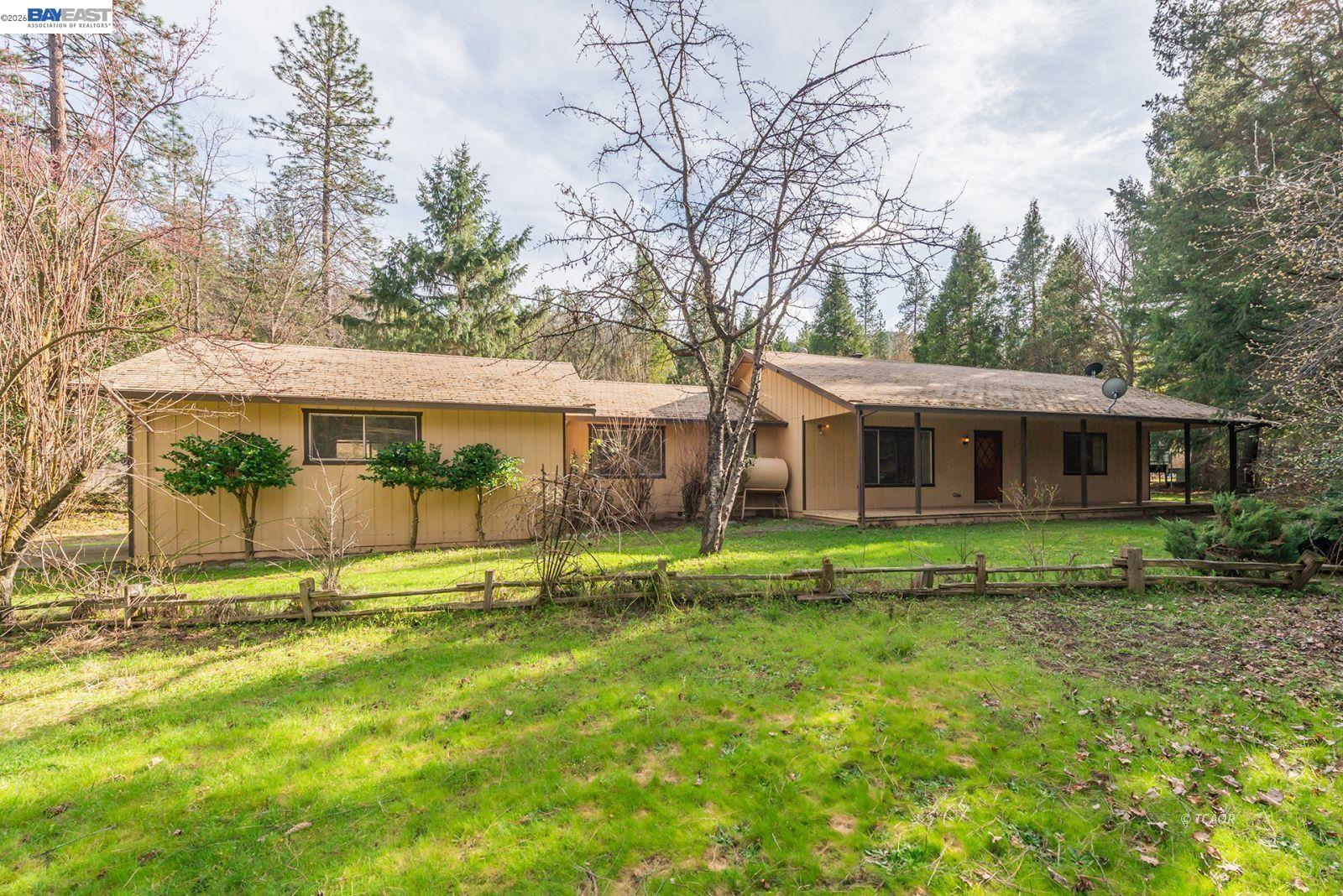 376 Mountain View Dr. — photo