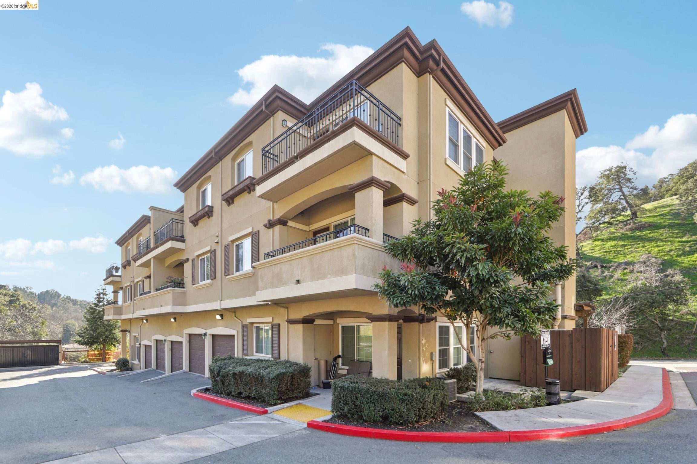 720 Shell Ave — photo