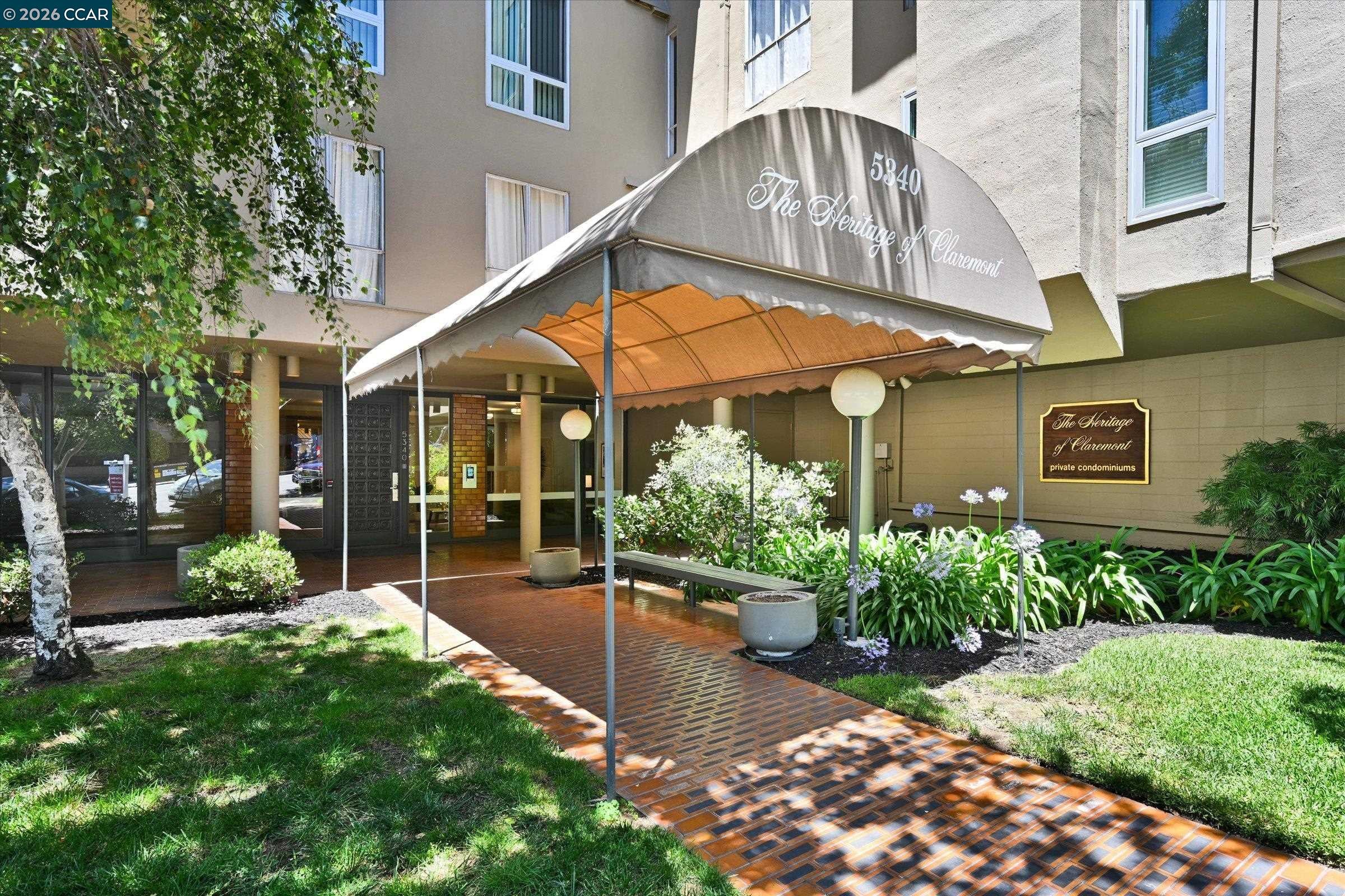5340 Broadway Terrace 203 — photo