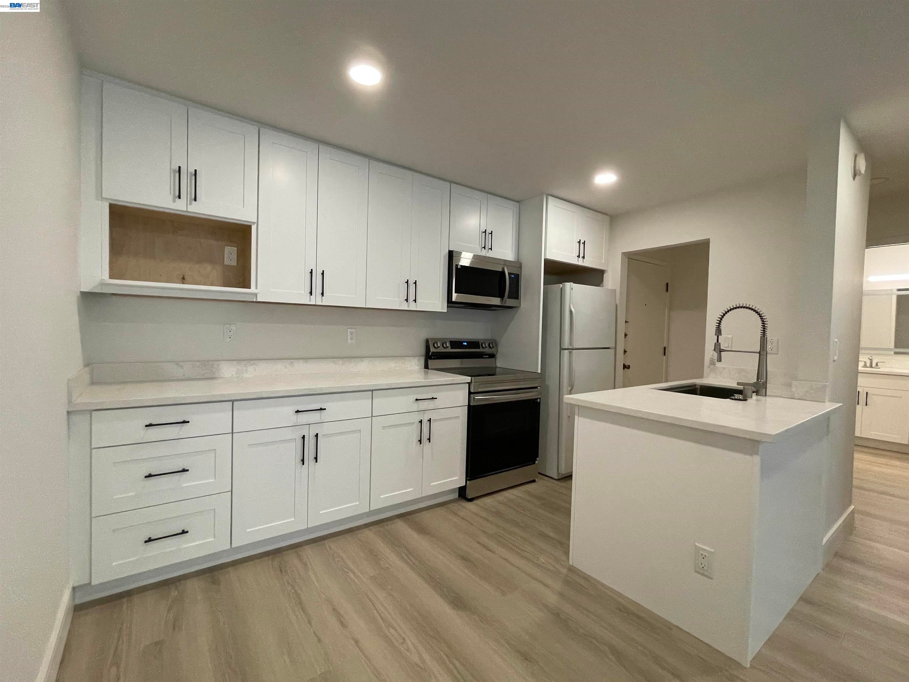965 Shorepoint Ct #200 — photo