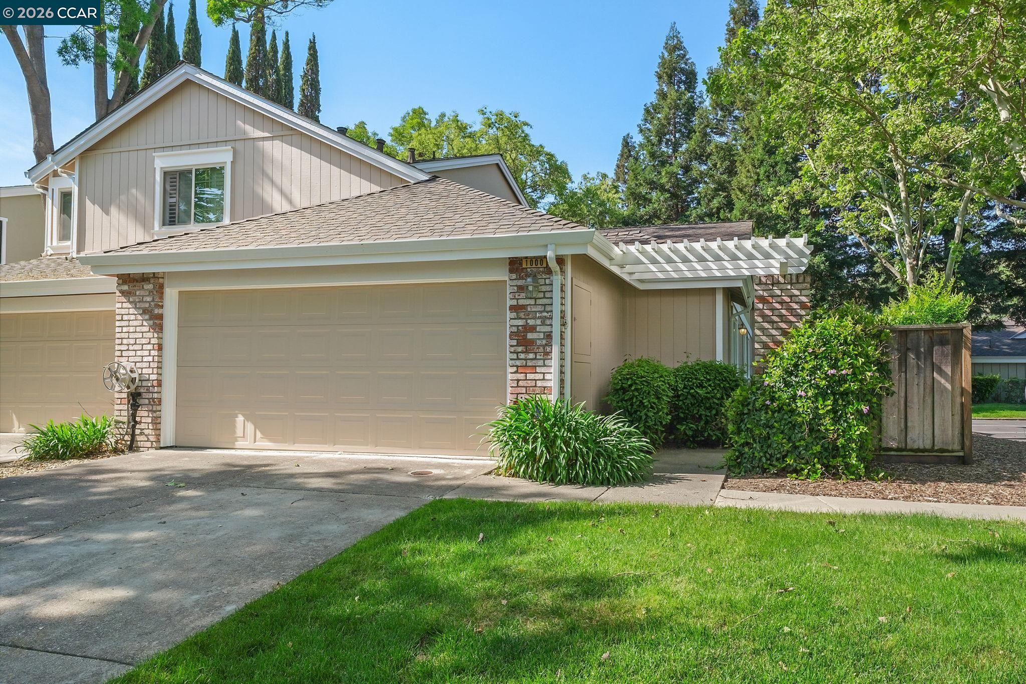 1000 Shady Creek Pl — photo