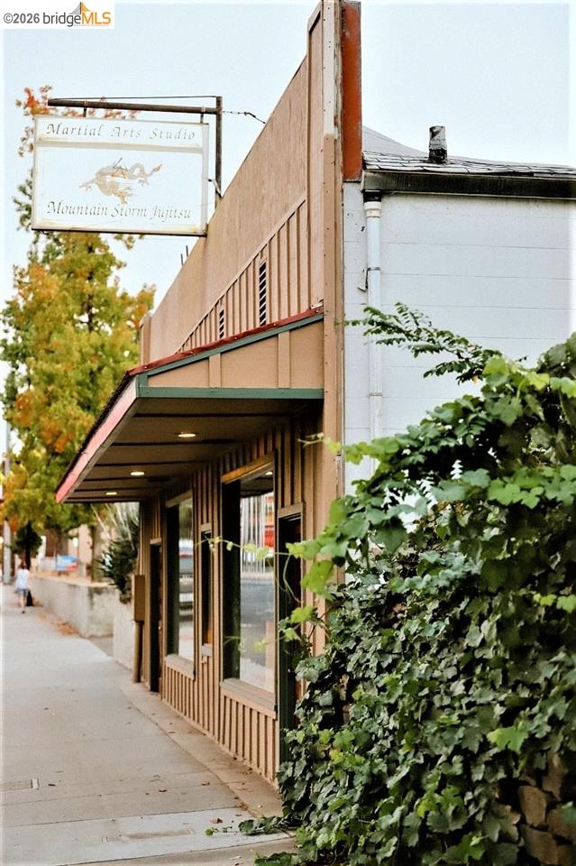 598 S Washington St. — photo