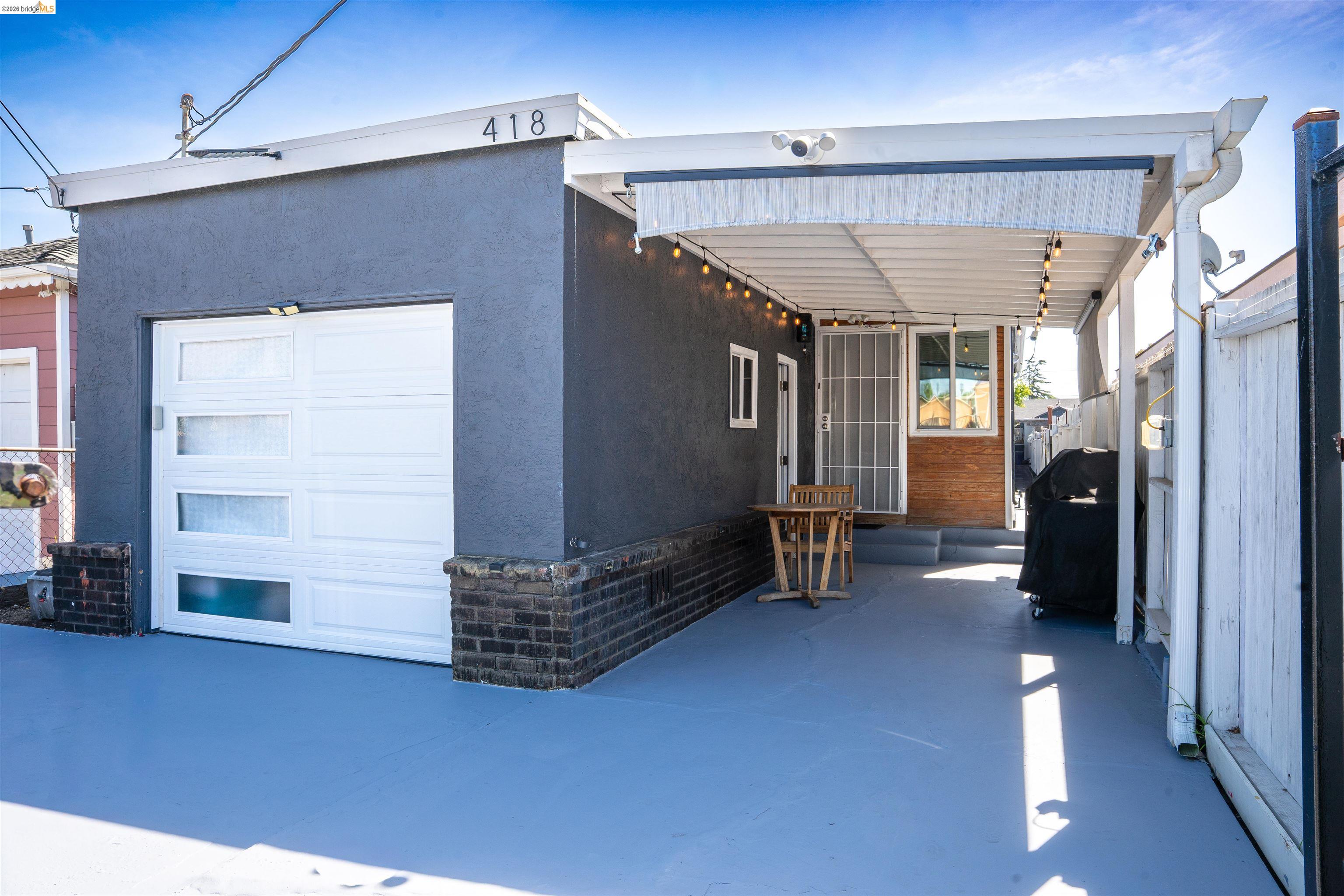 418 Douglas Ave — photo
