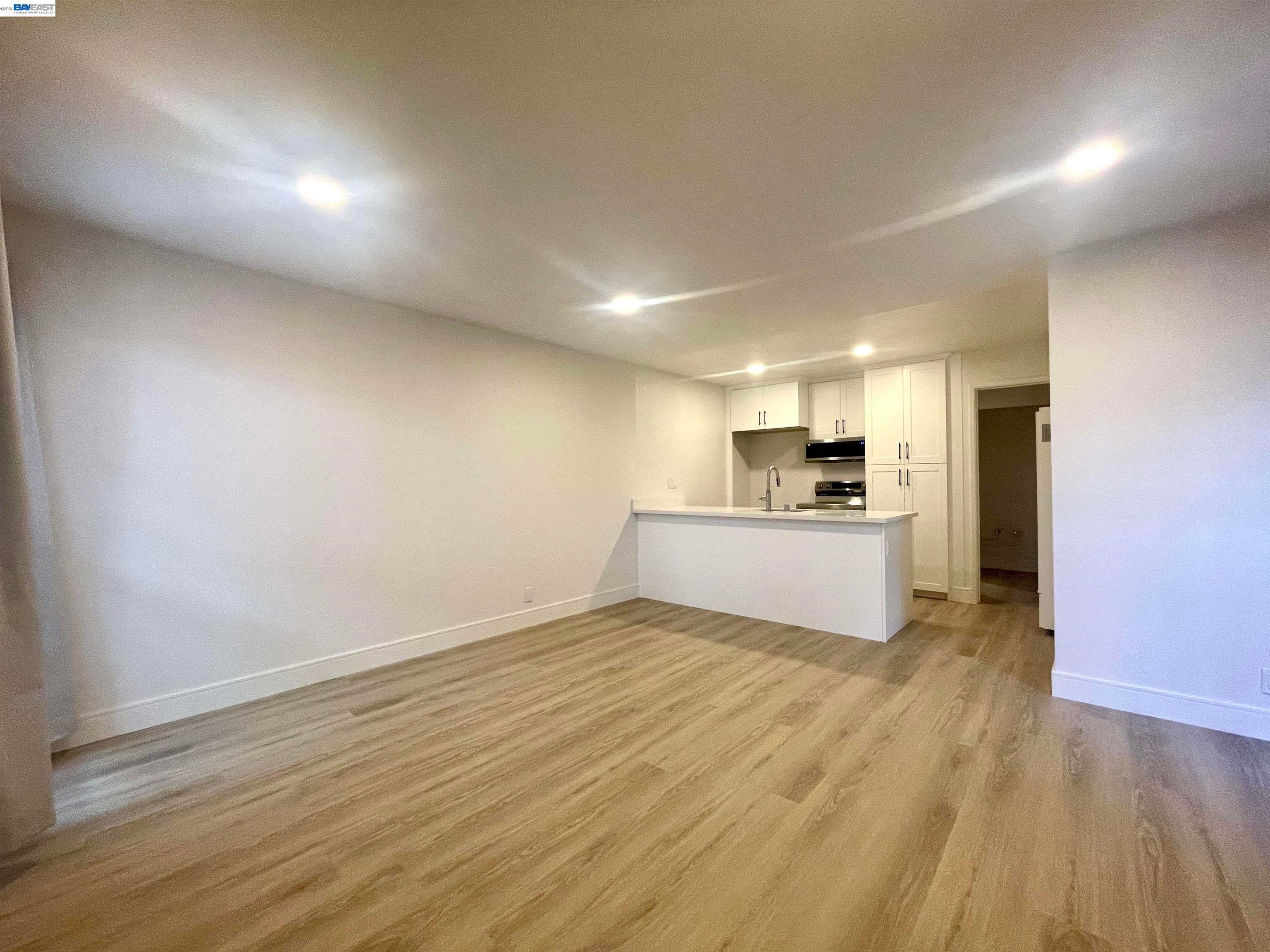 1428 Madison St #104 — photo