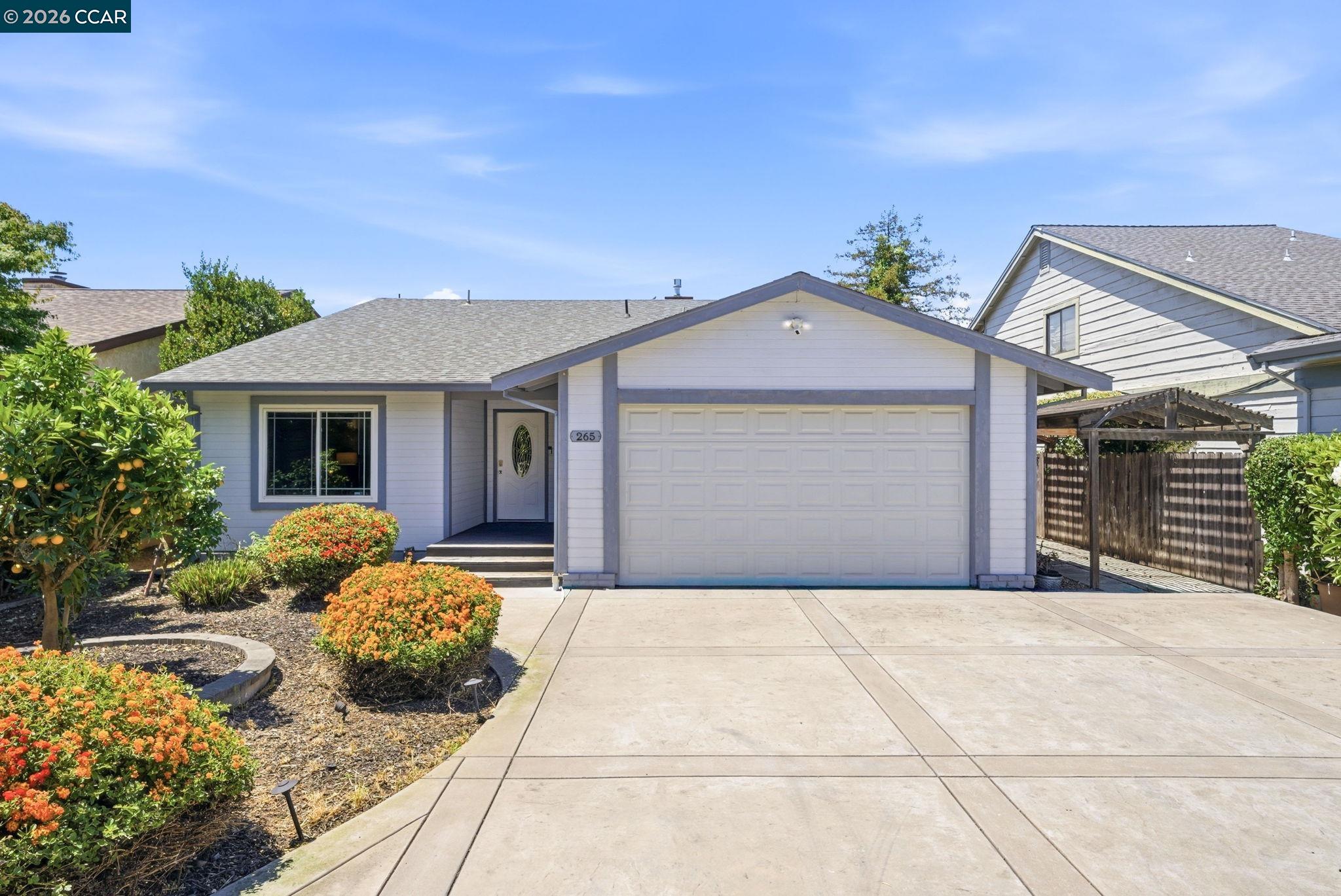 265 Toledo Ct — photo