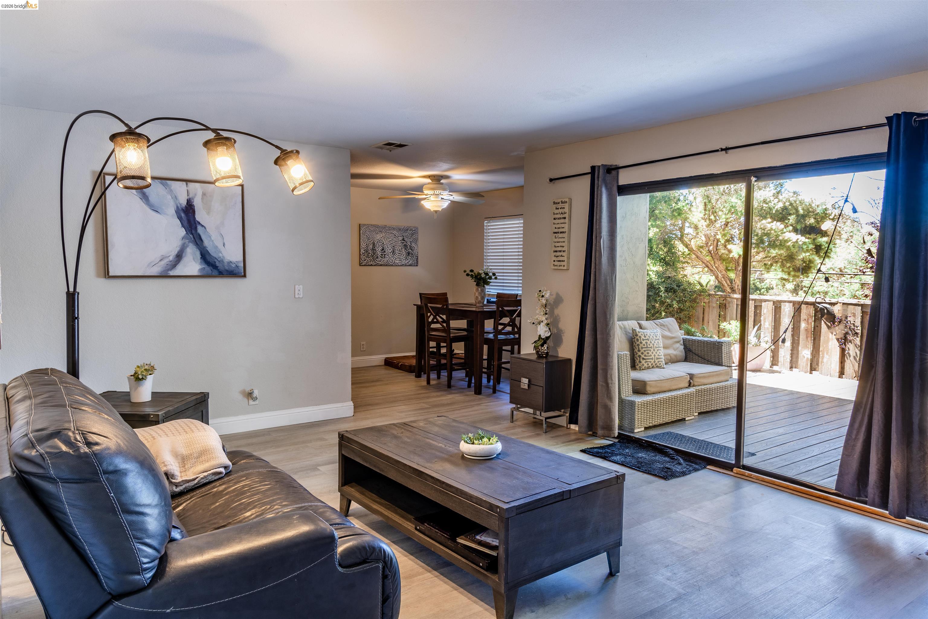 900 Cambridge Dr 31 — photo