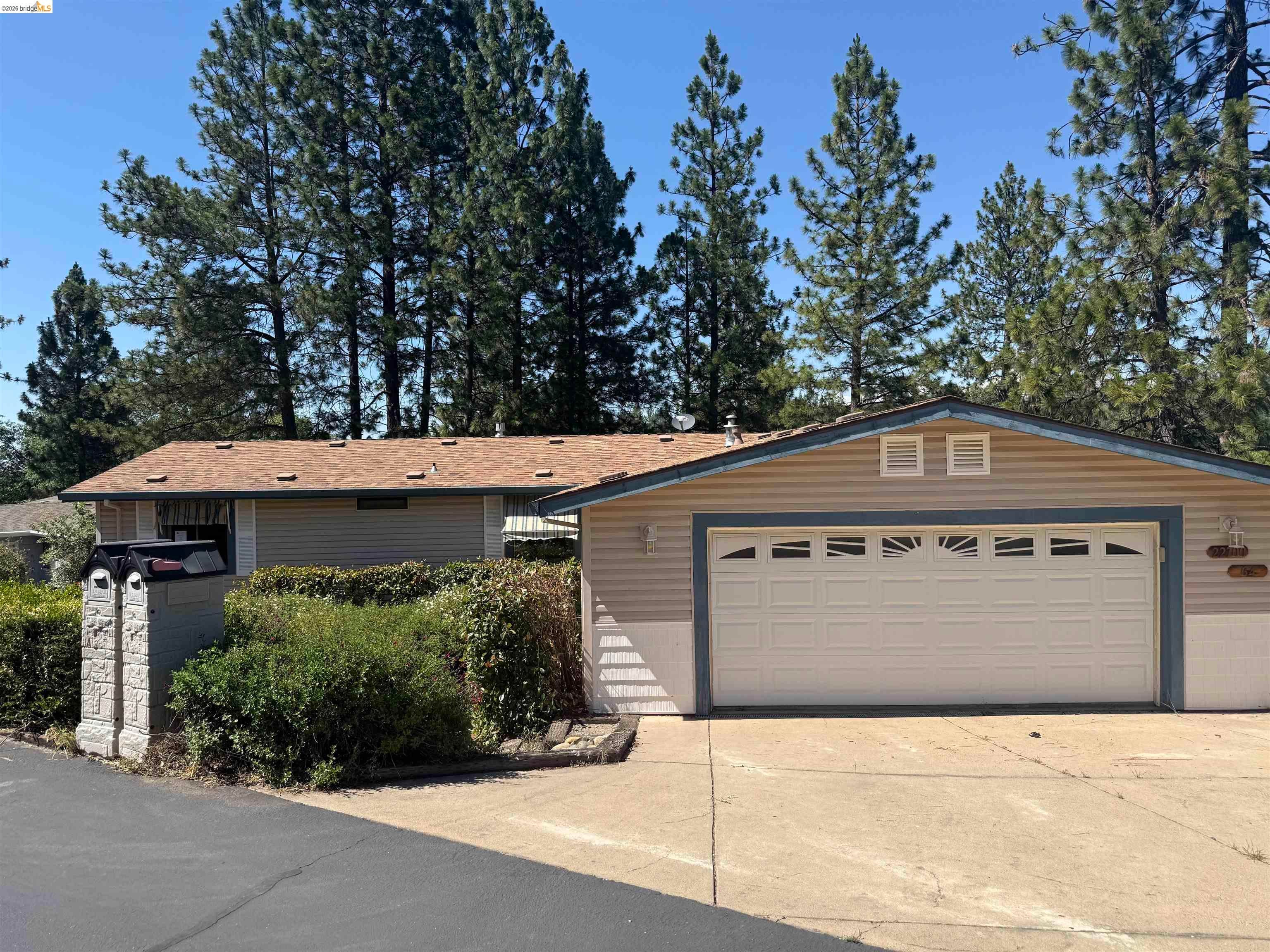 22700 Hidden Hollow Dr — photo