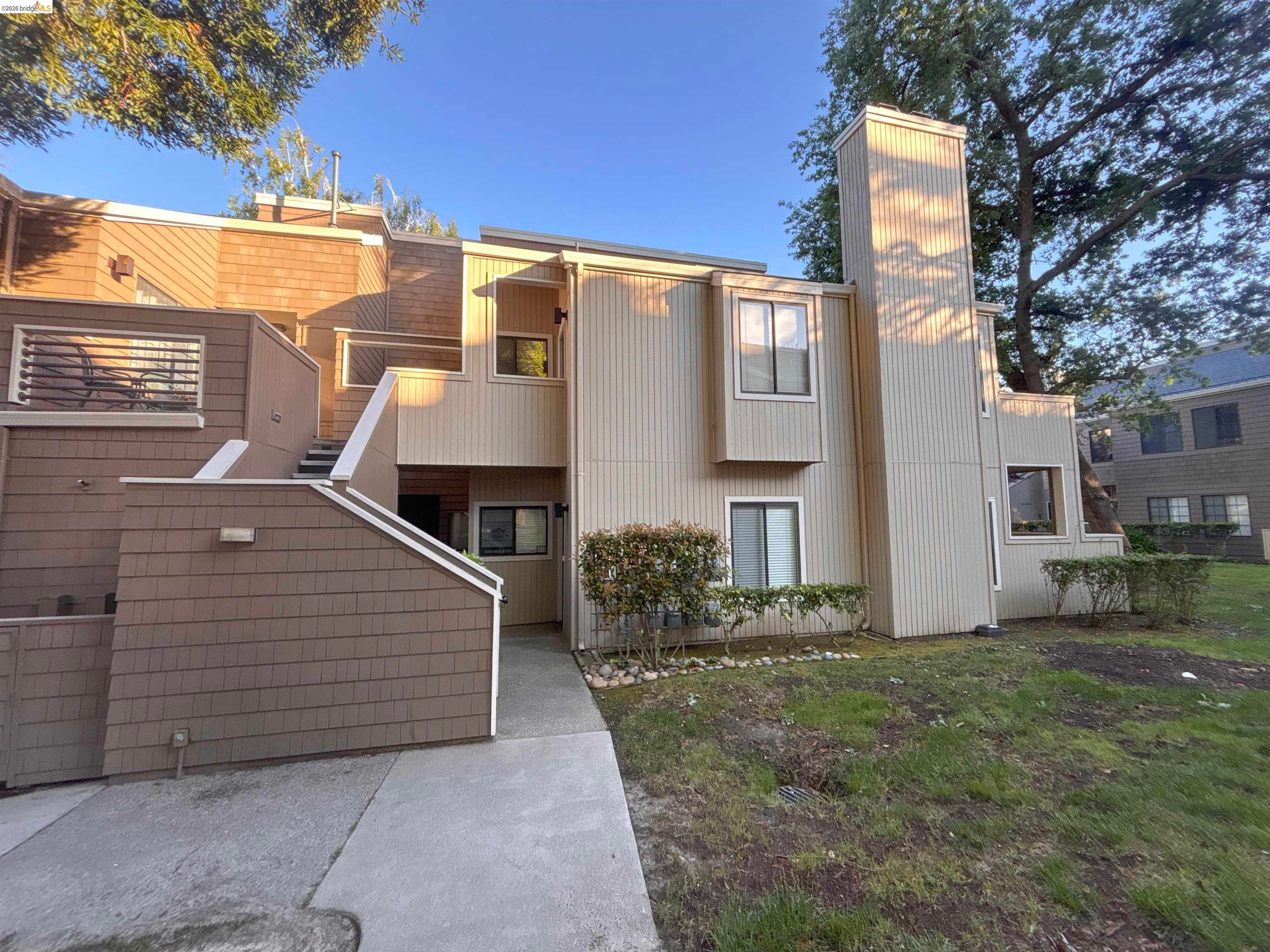 450 Pine Ridge Dr. — photo