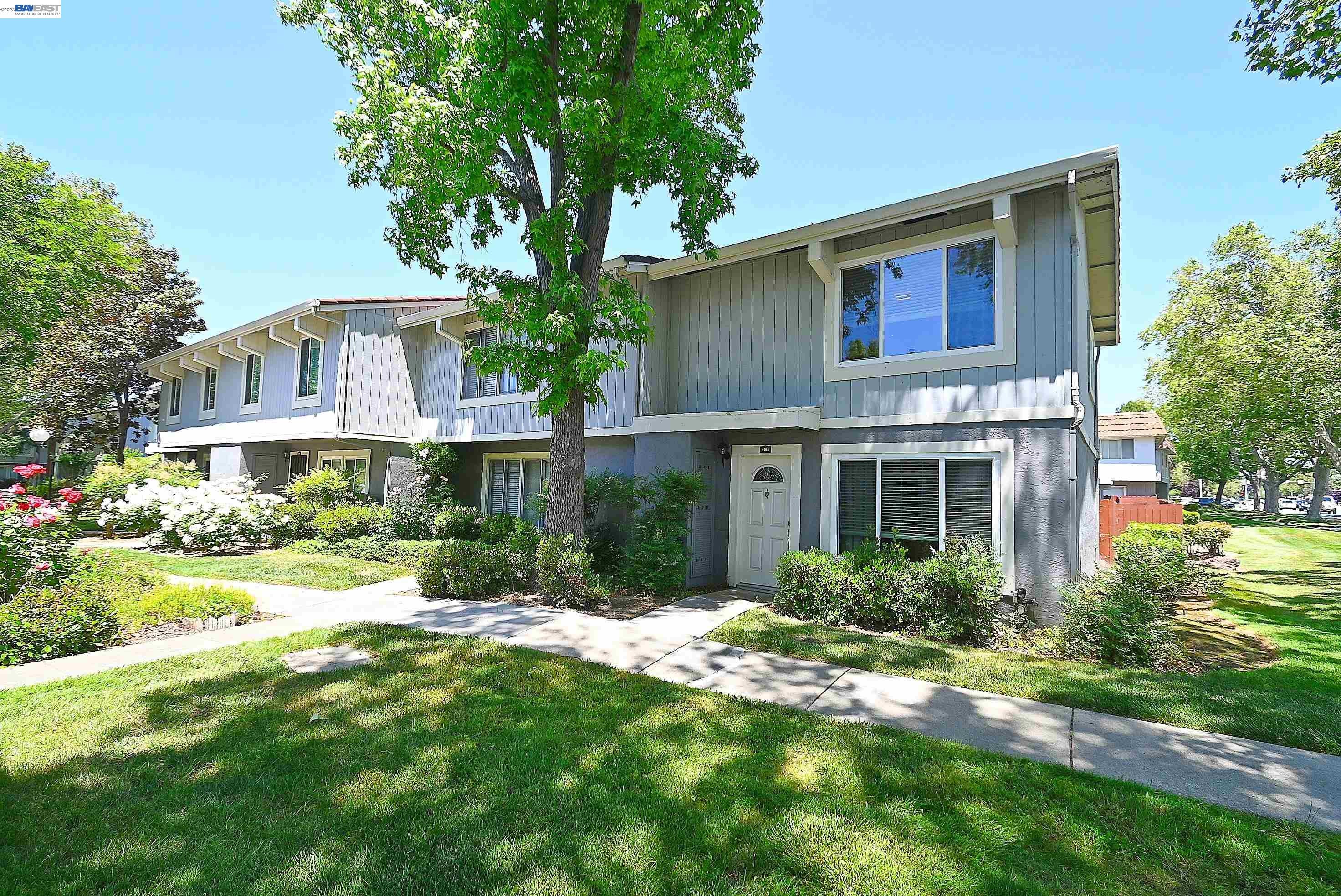 4408 Comanche Way — photo