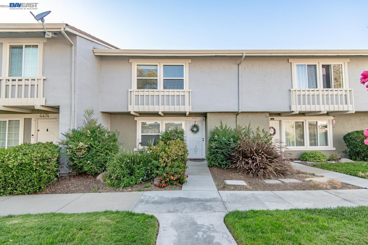 4458 Yuma Ct — photo