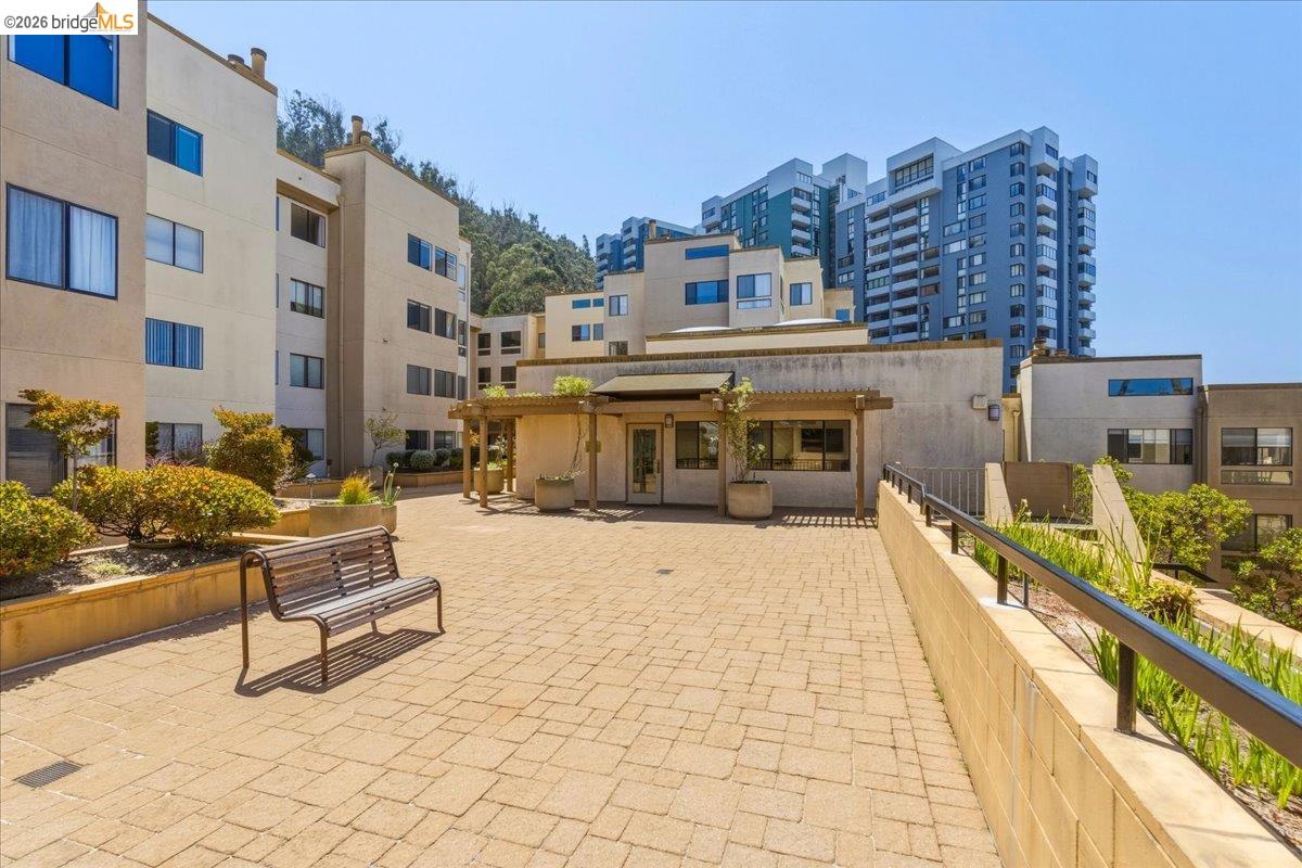 545 Pierce St 2313 — photo
