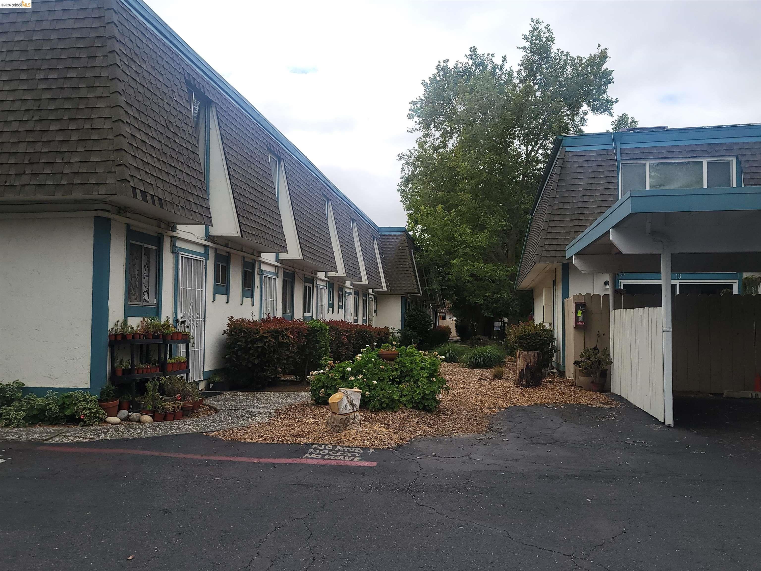 3905 Clayton Rd 12 — photo