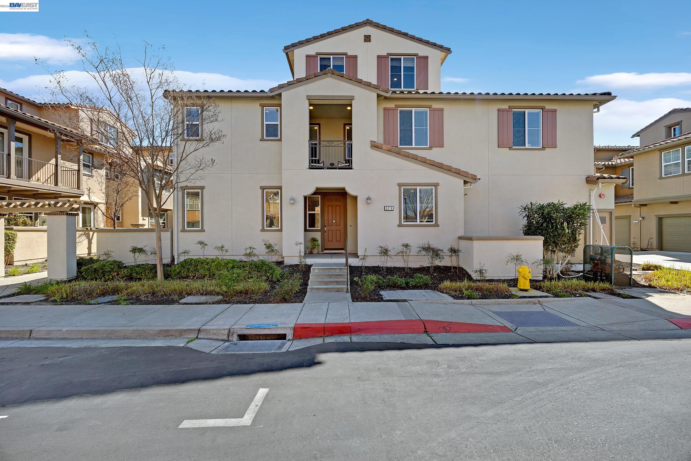 5216 Fioli Loop — photo
