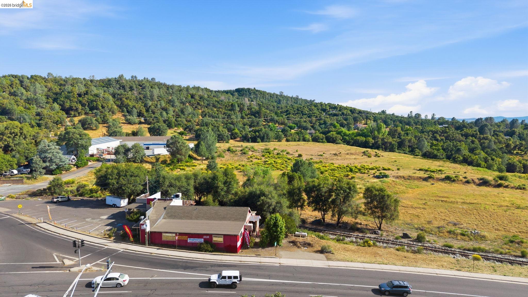 13613 Tuolumne Rd — photo