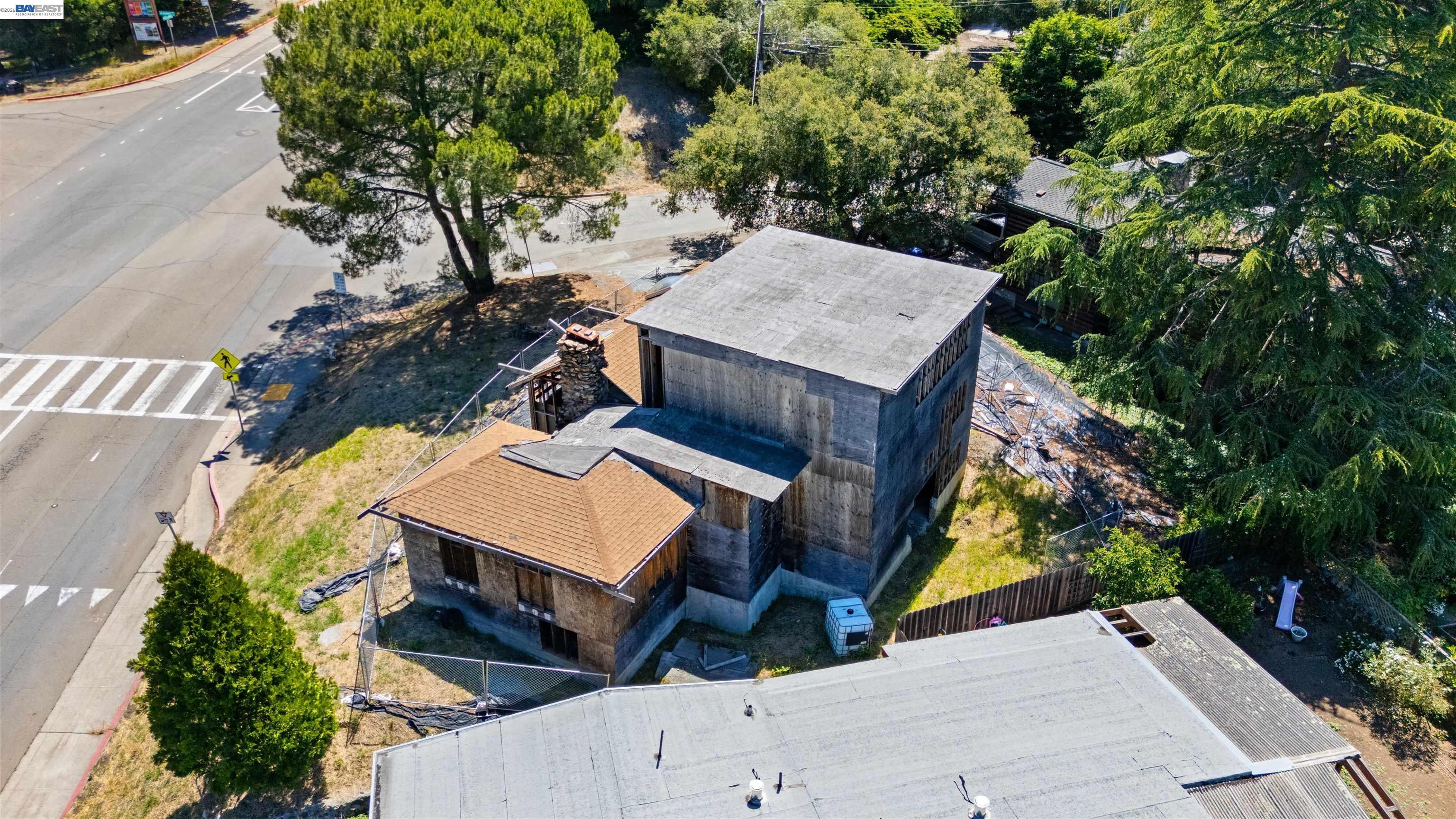 3551 Joaquin Miller Rd — photo