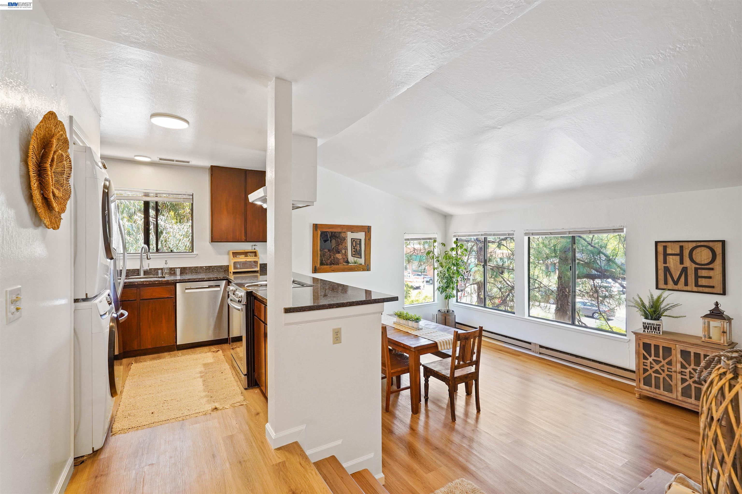 3501 35th Ave 7 — photo