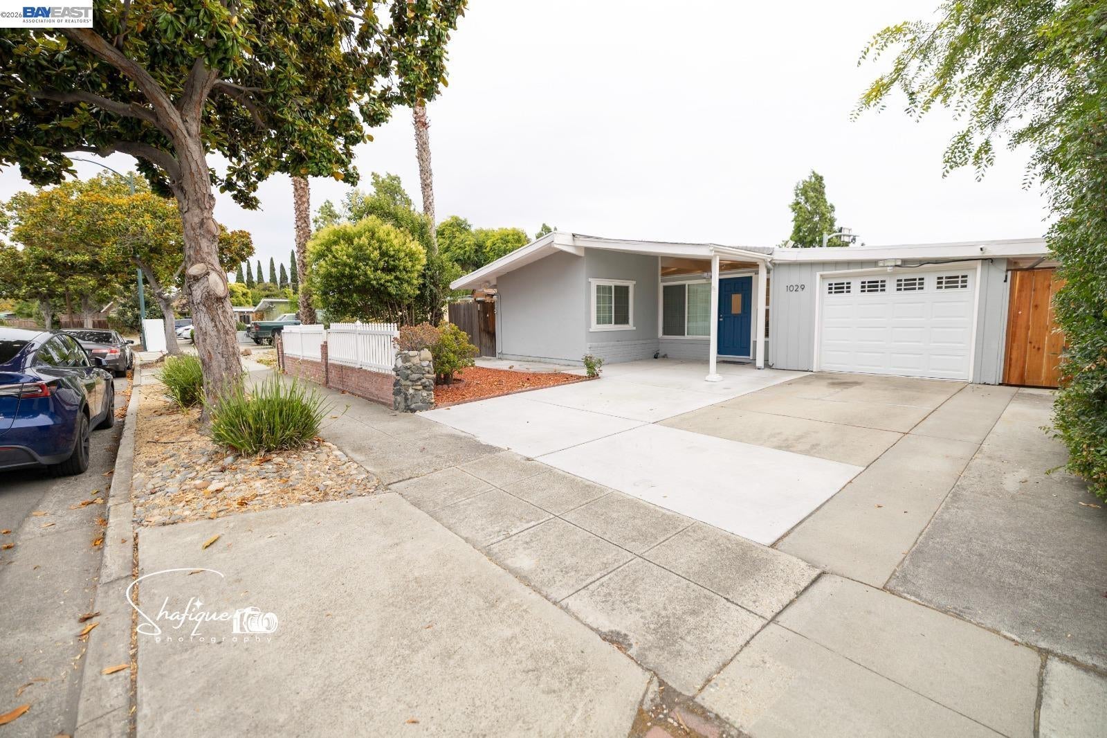 1029 Blazingwood Dr — photo