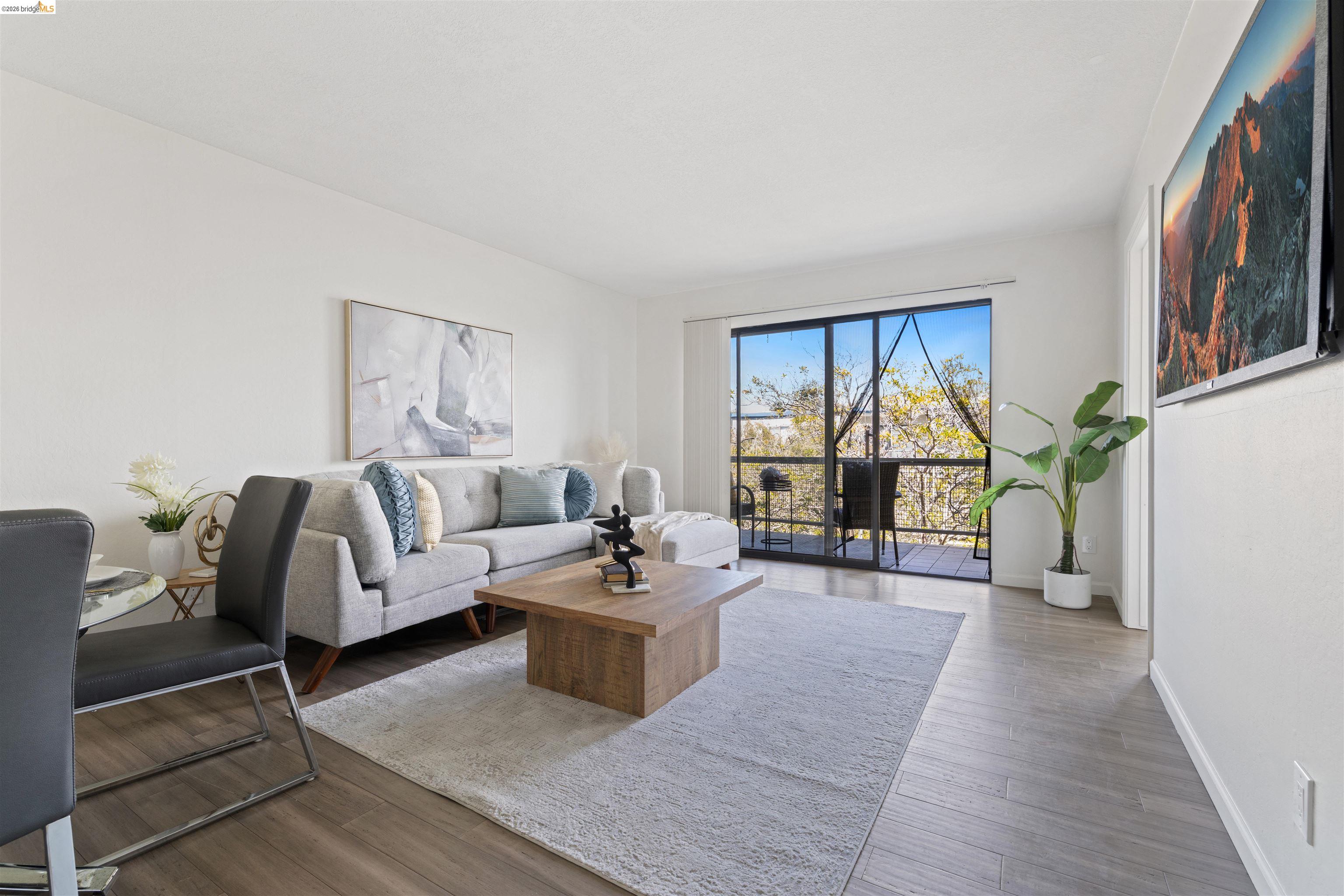 4 Admiral Dr B430 — photo