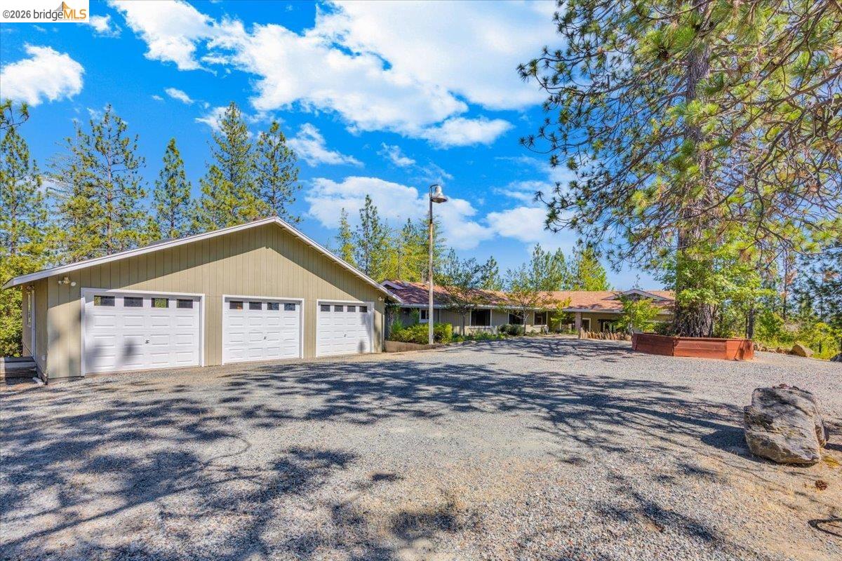 10421 Dexter Ln — photo