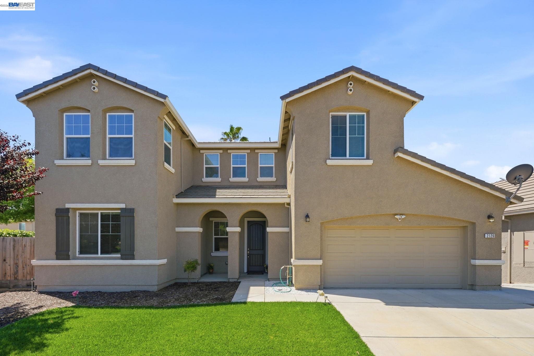 2126 Grapevine Dr — photo