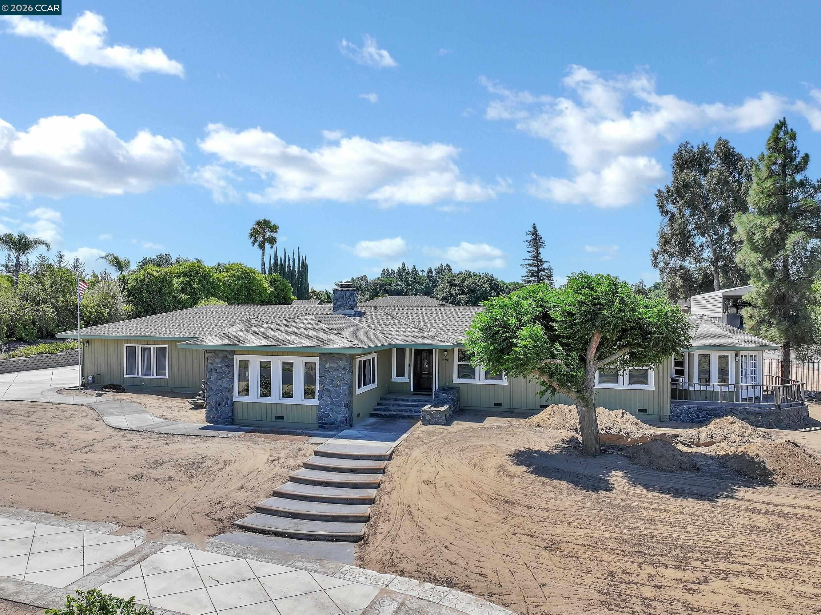 2791 Vine Hill Road — photo