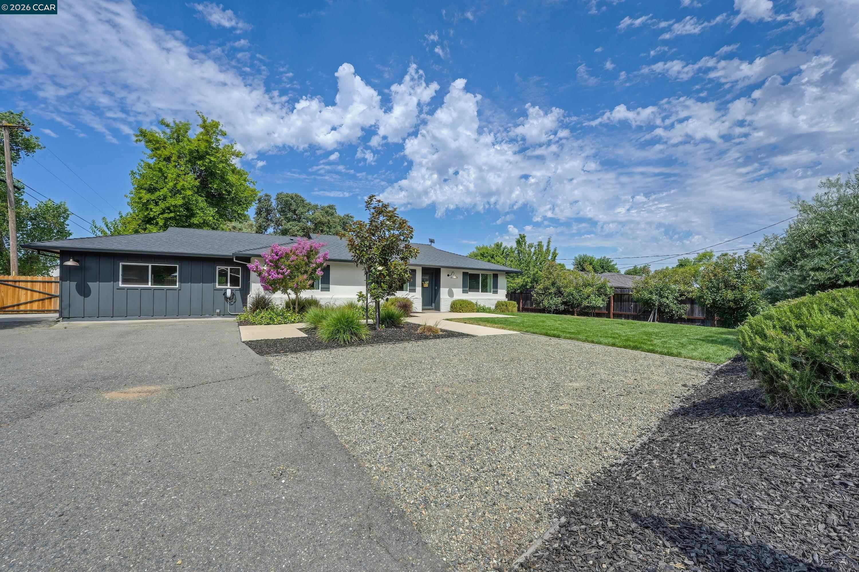 4246 Laird Rd, Loomis, CA 95650 — photo 2