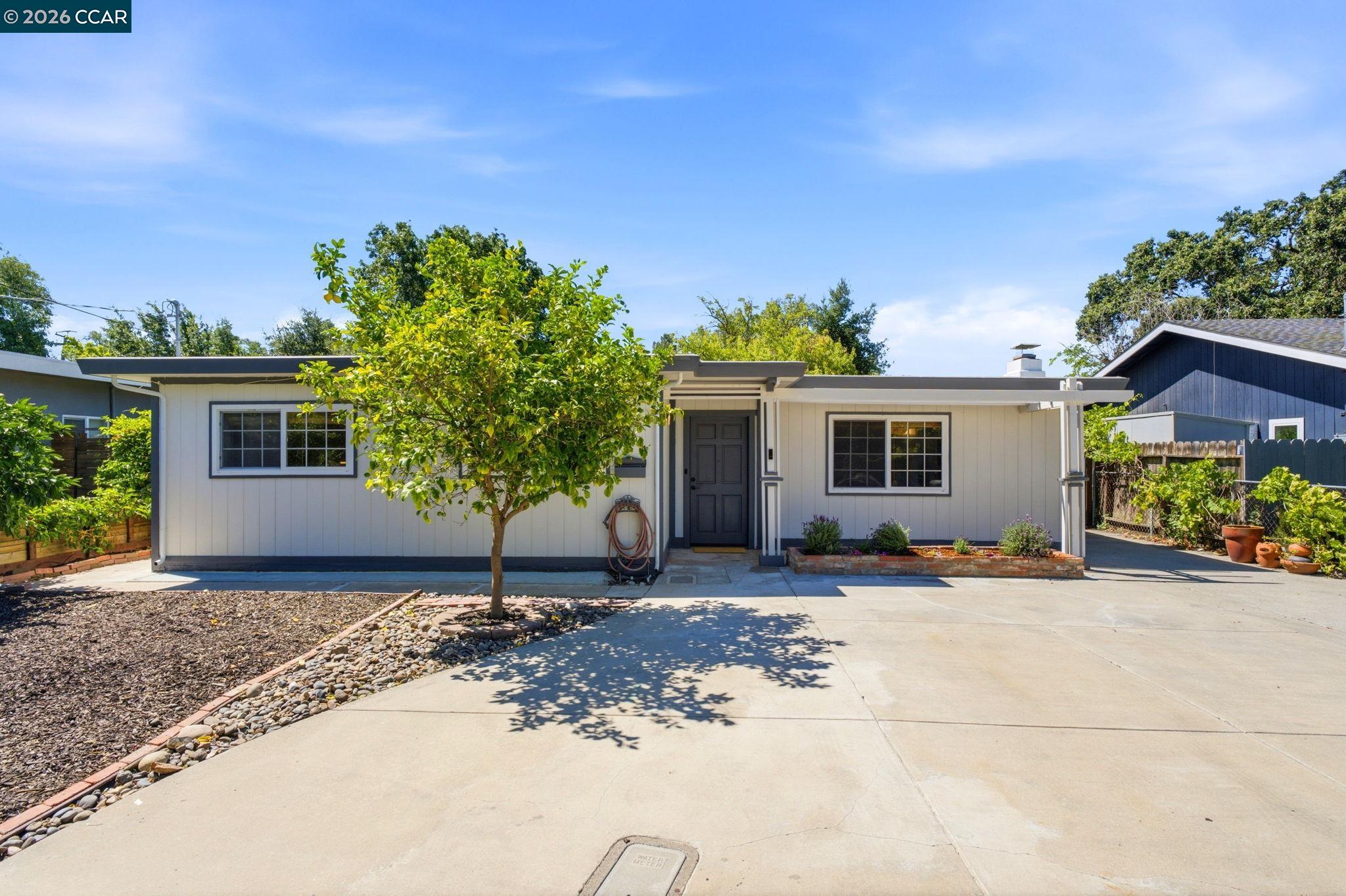 161 Diablo Ct — photo