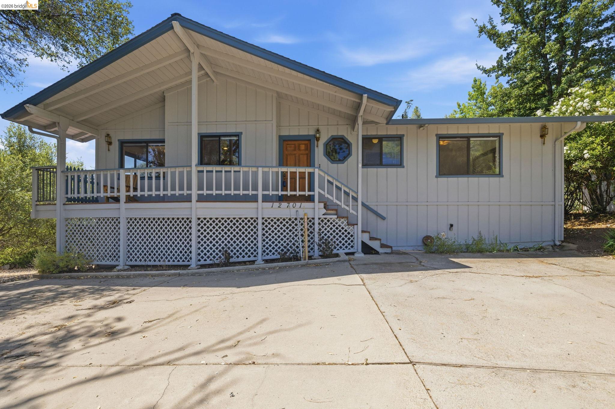 12701 Cresthaven Dr — photo