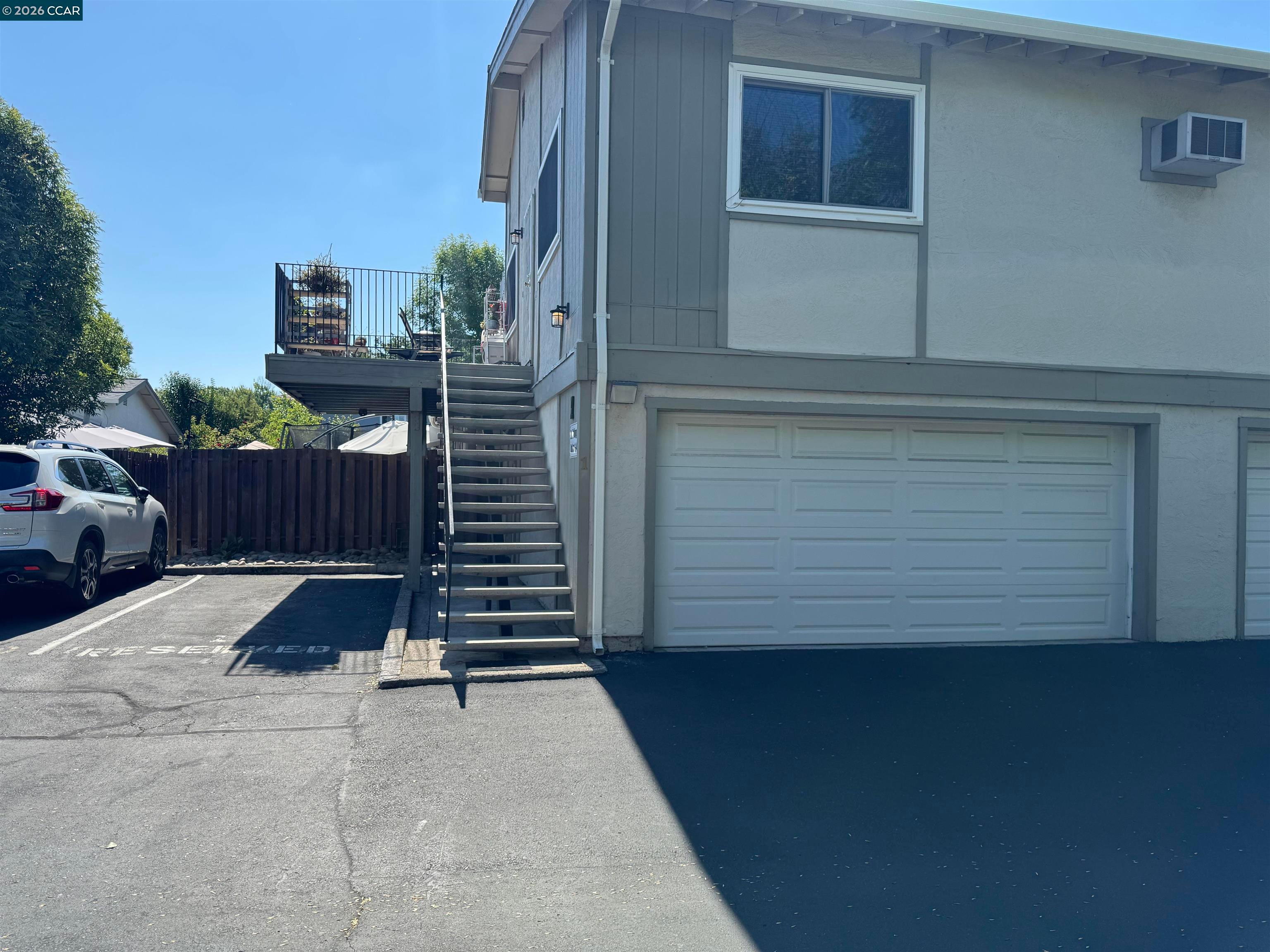 1070 Mohr Ln 1 — photo