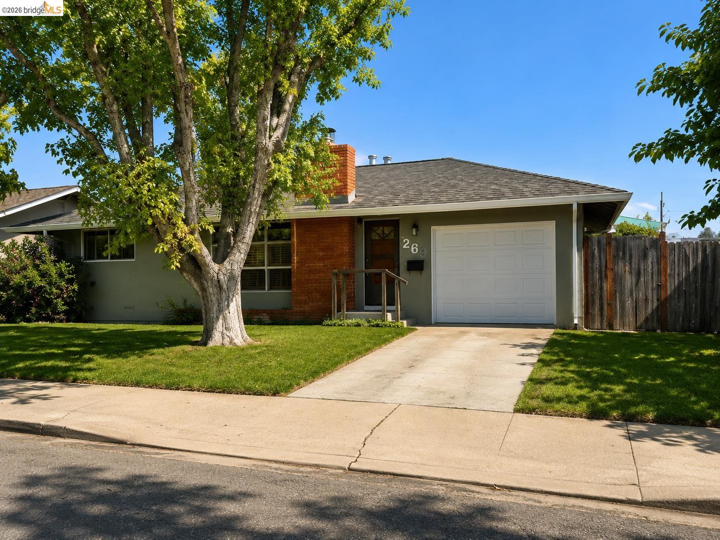 269 Crescent Dr. — photo