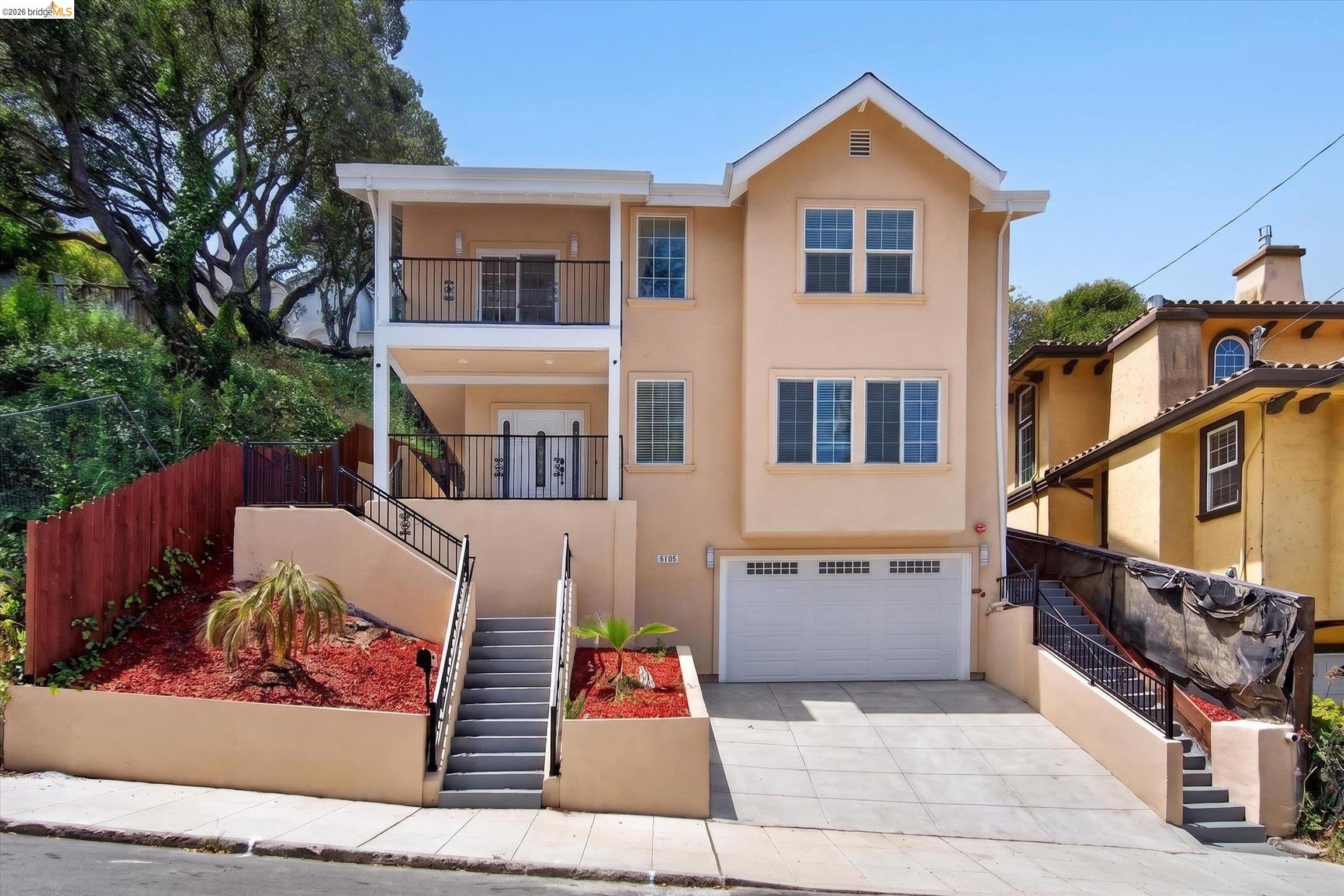 6105 Oakdale Ave — photo