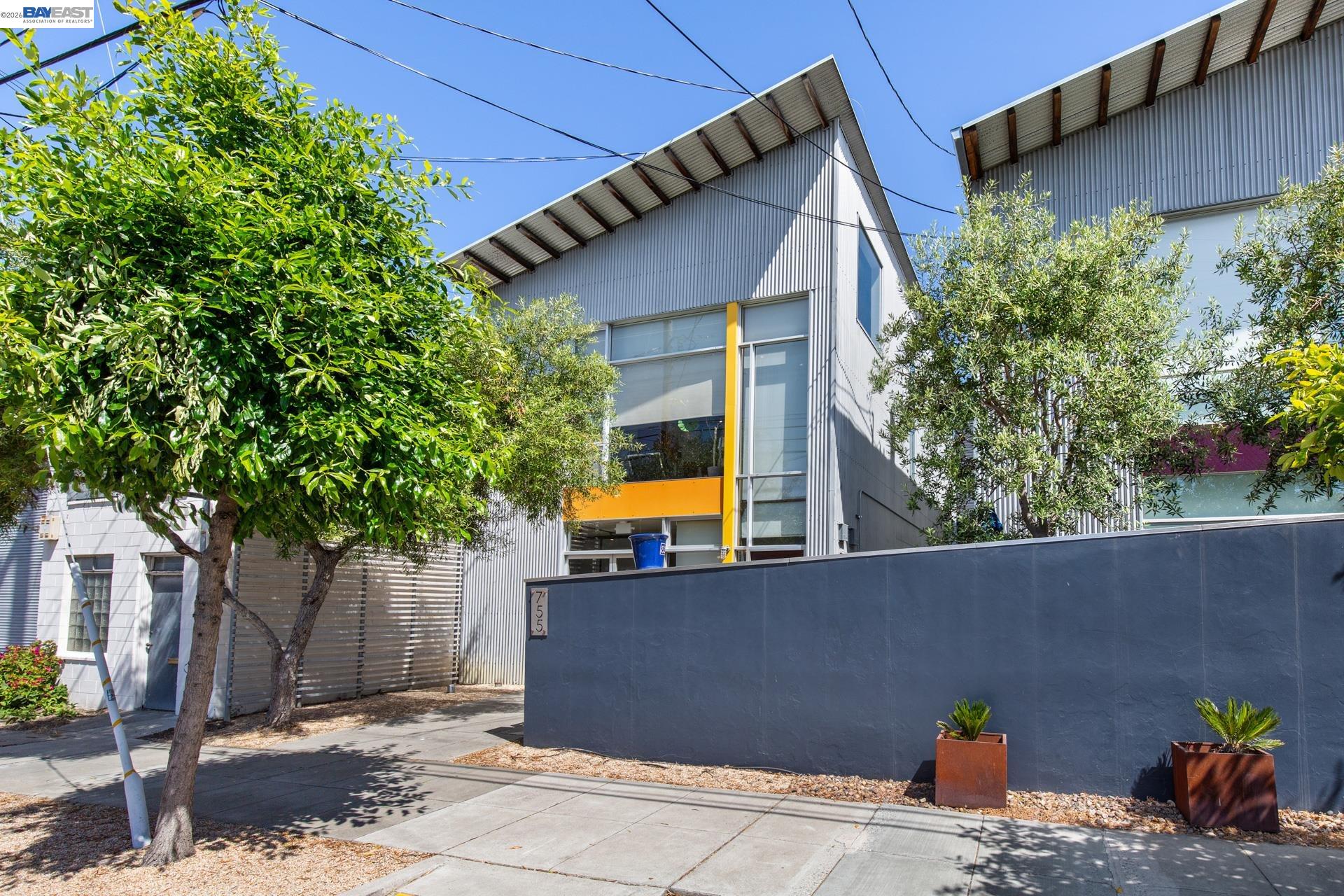 755 Folger Ave — photo