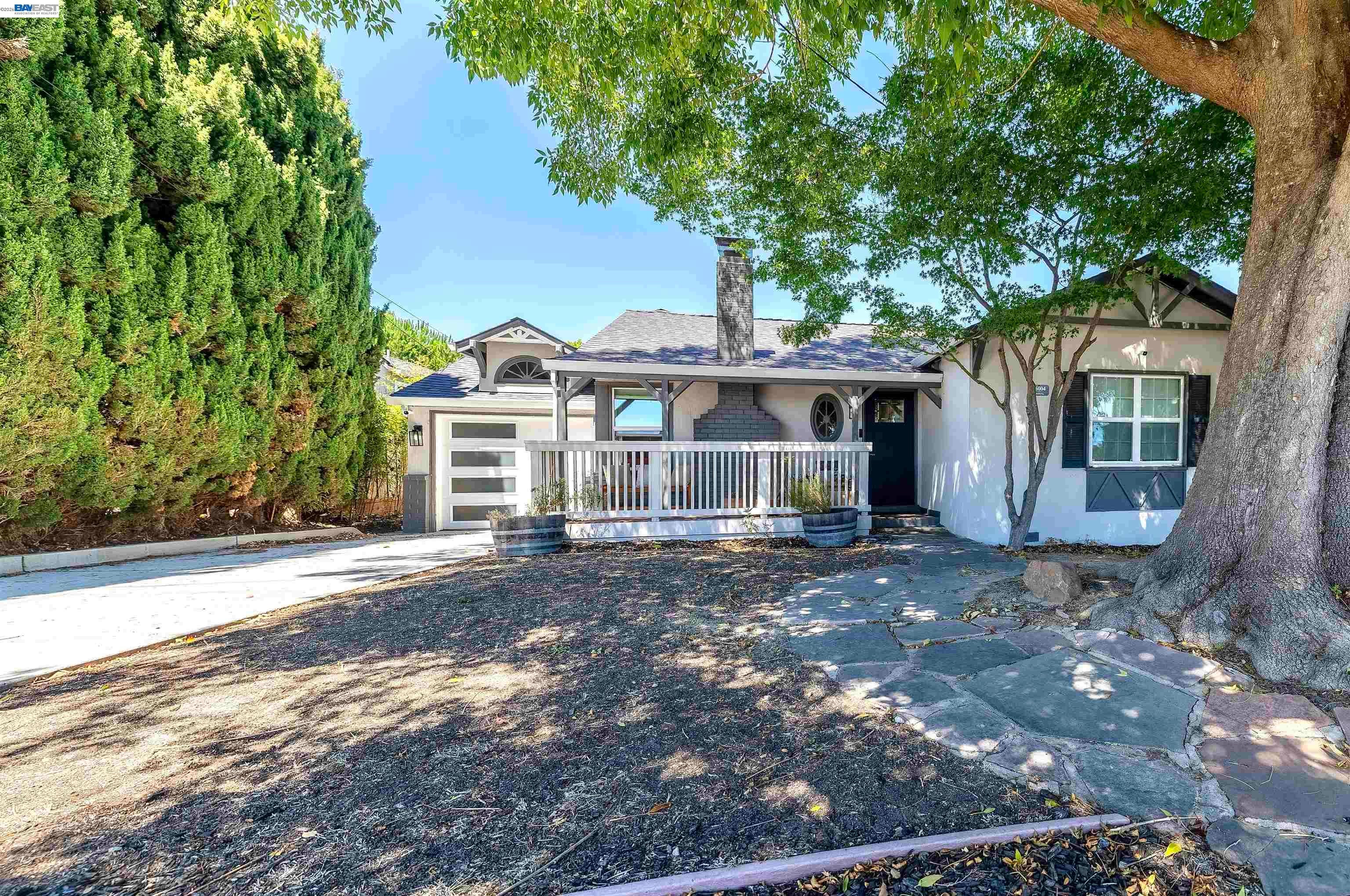 16004 Wellington Way — photo