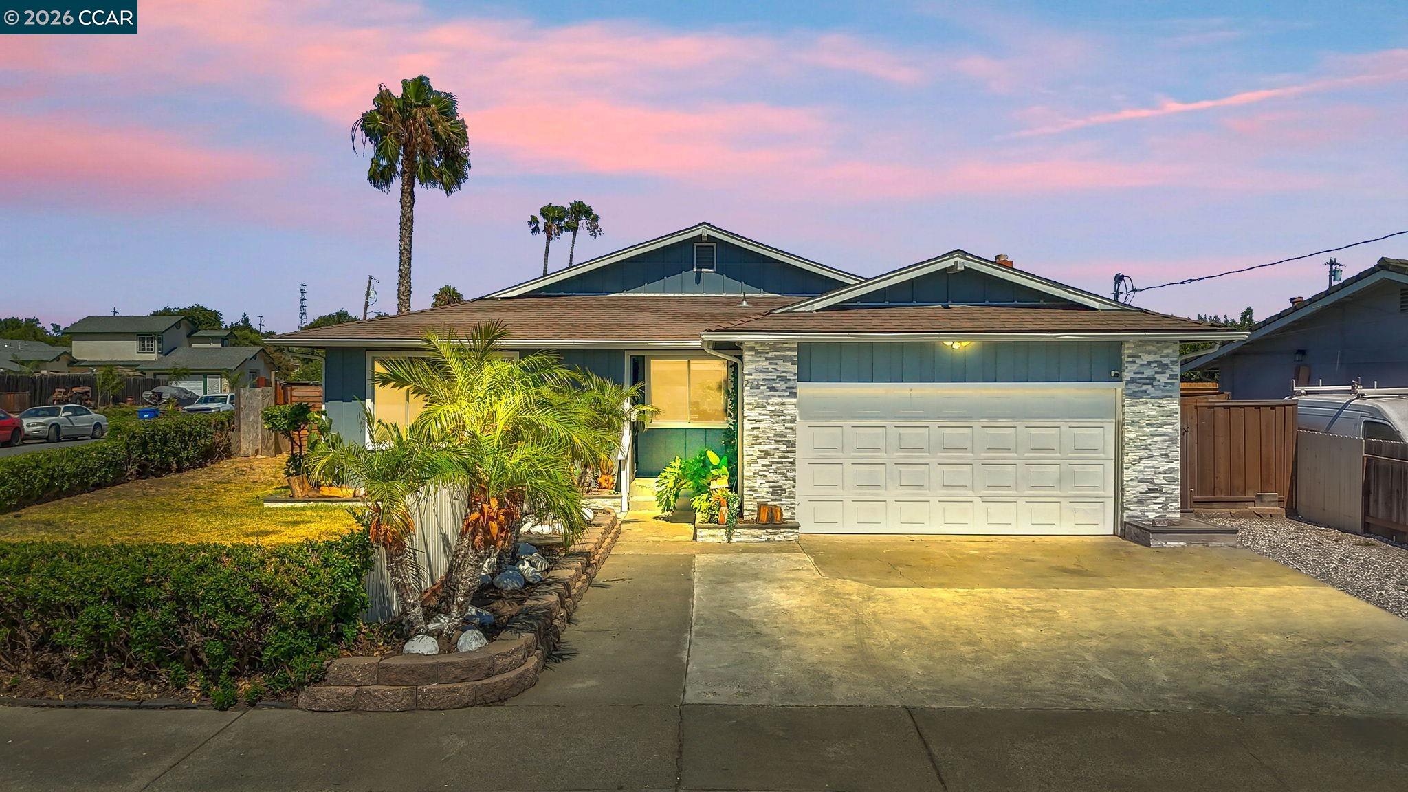1 N Lake Cir — photo