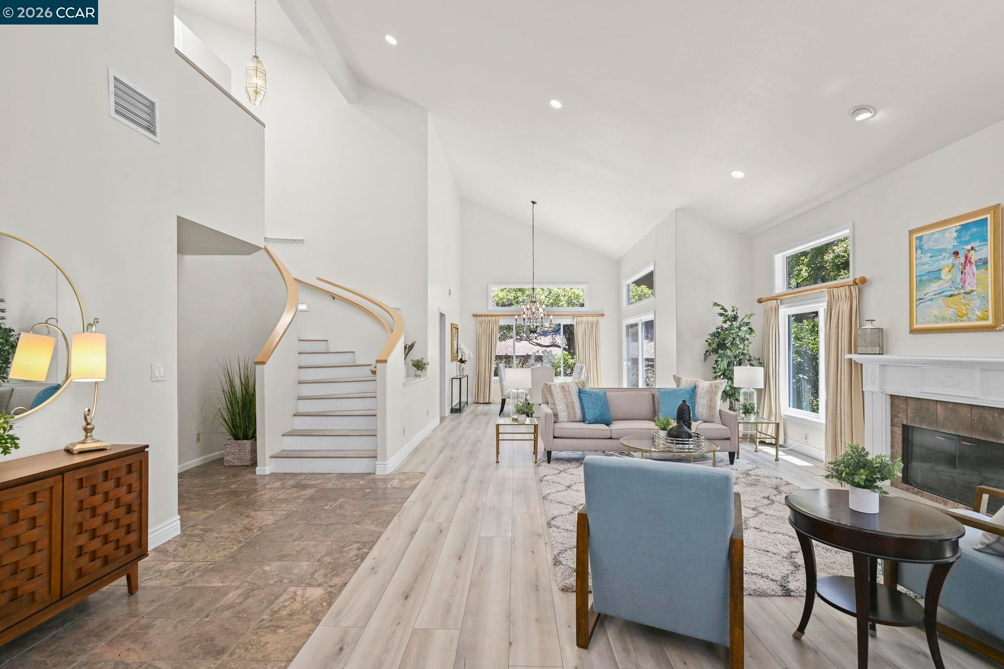 3385 Green Meadow Dr — photo
