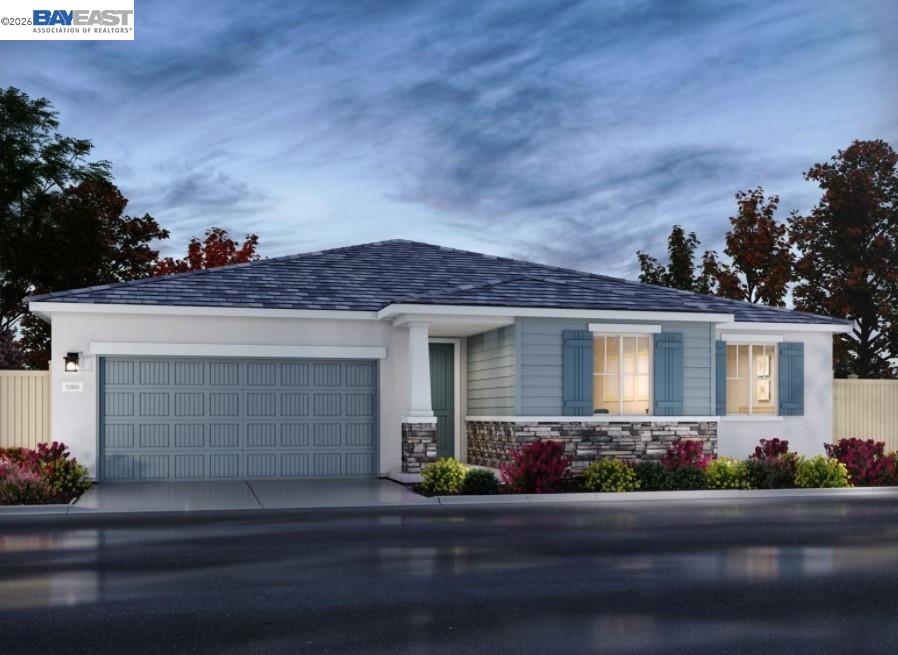 5211 Kestrel Street — photo