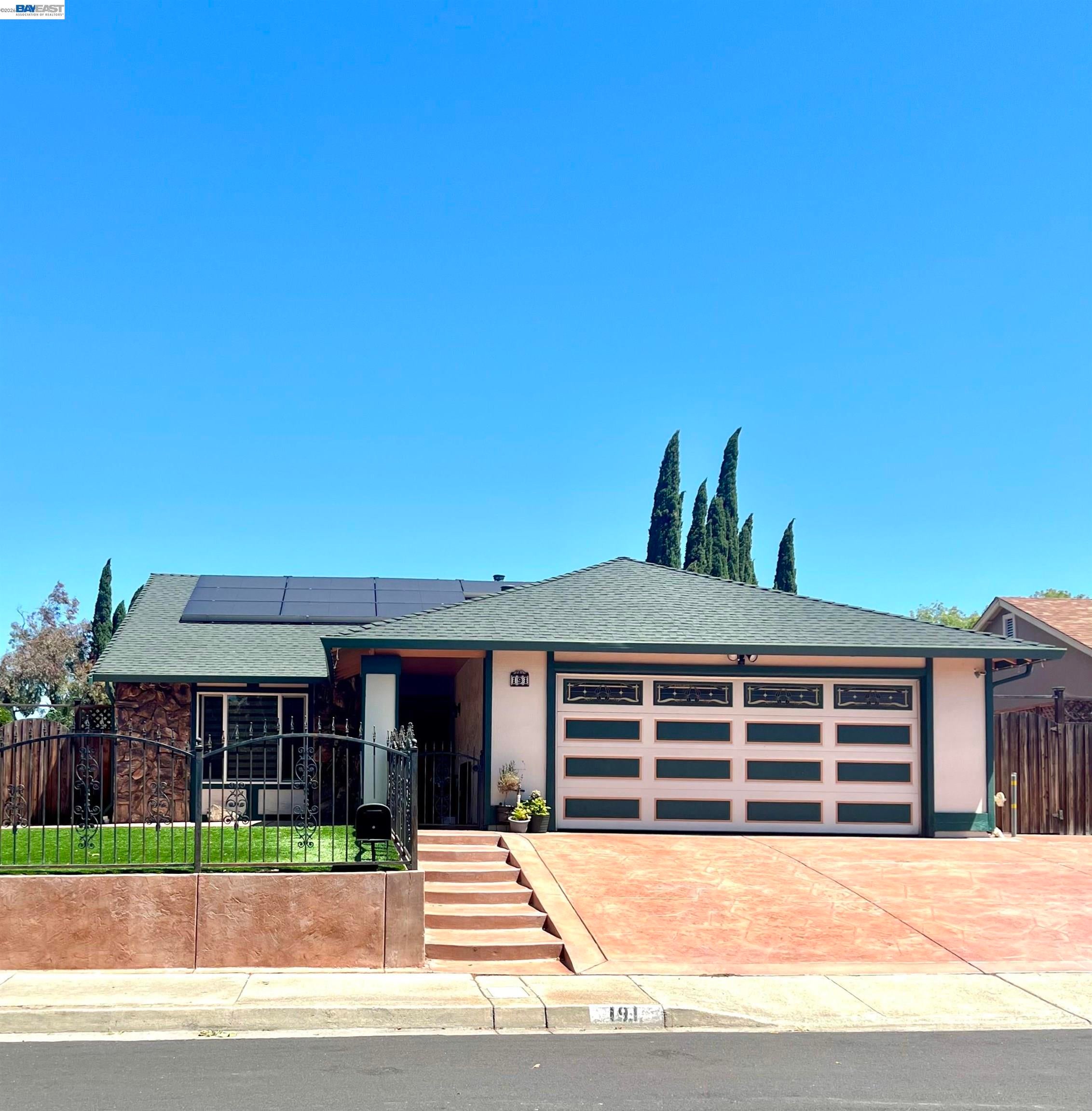 191 Clipper Dr — photo