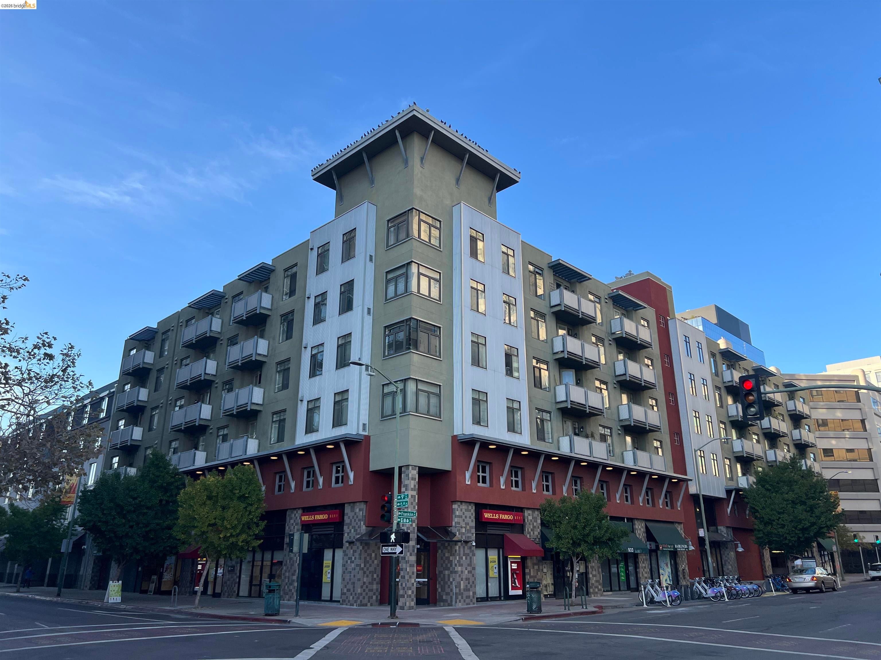 989 Franklin Street 307 — photo