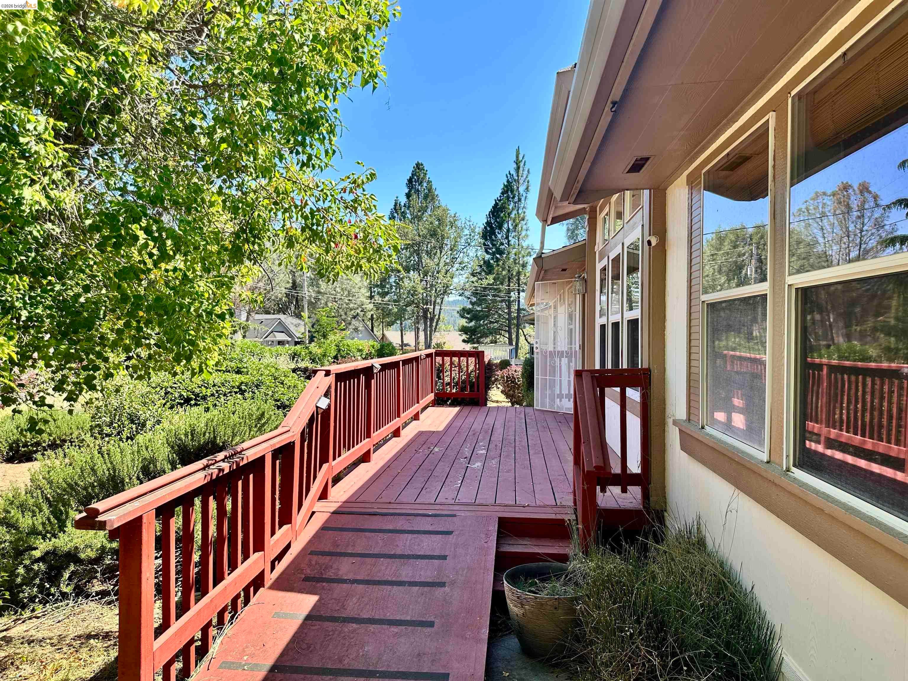 20511 Nob Hill Cir — photo