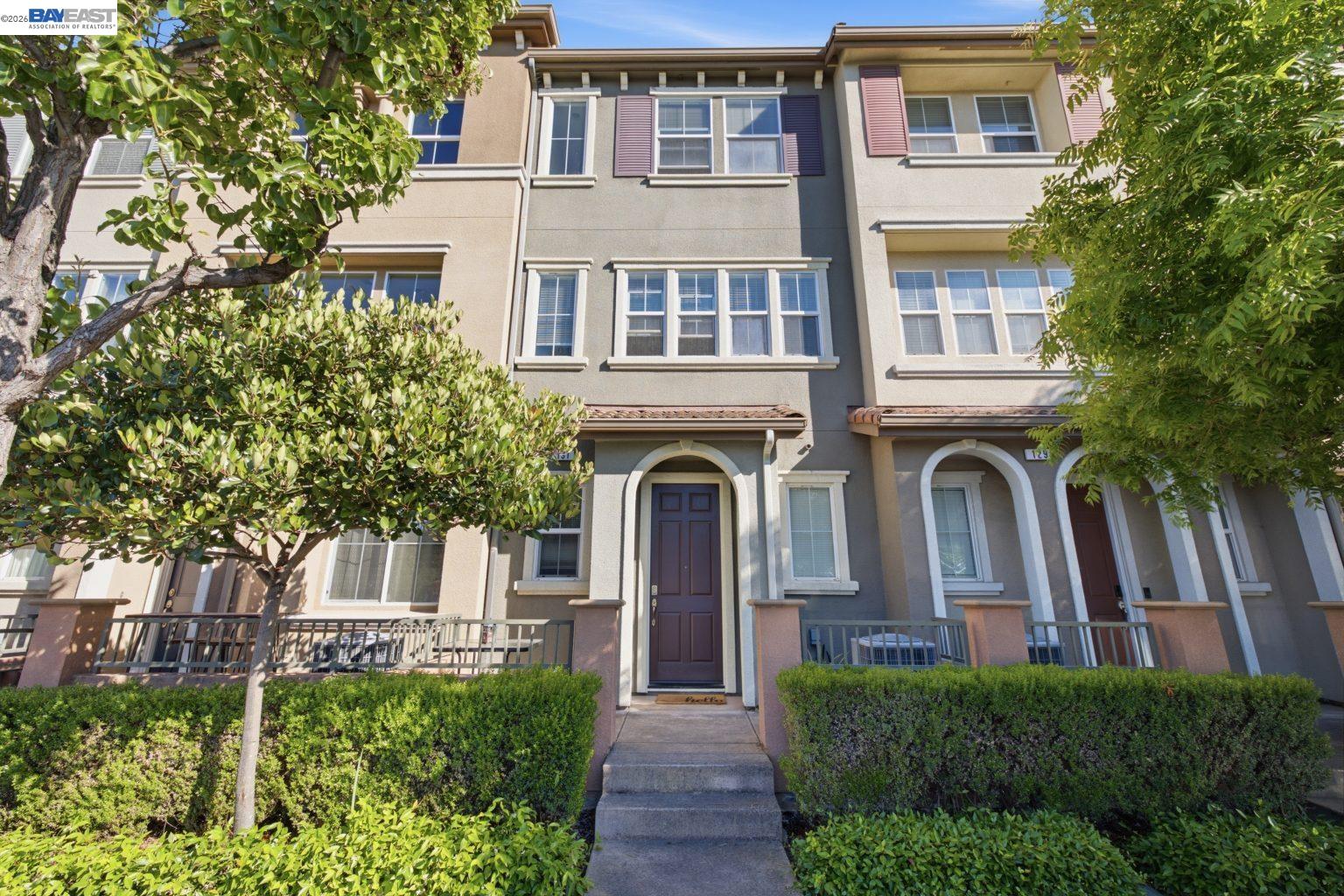 131 Burbank St — photo