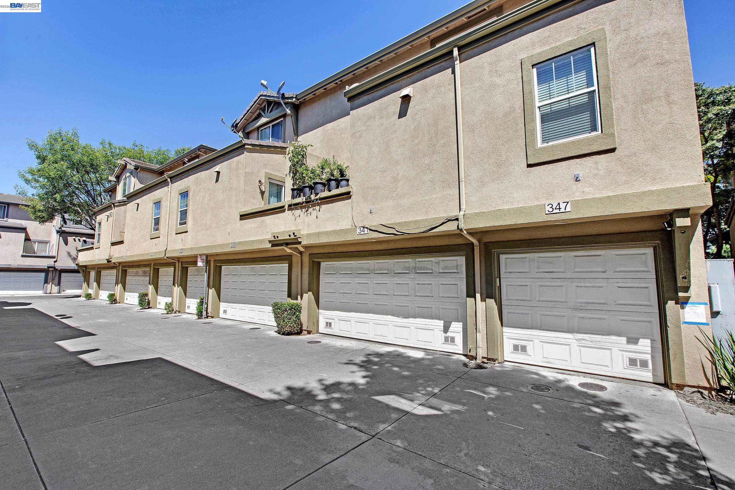 341 Imagination Pl — photo
