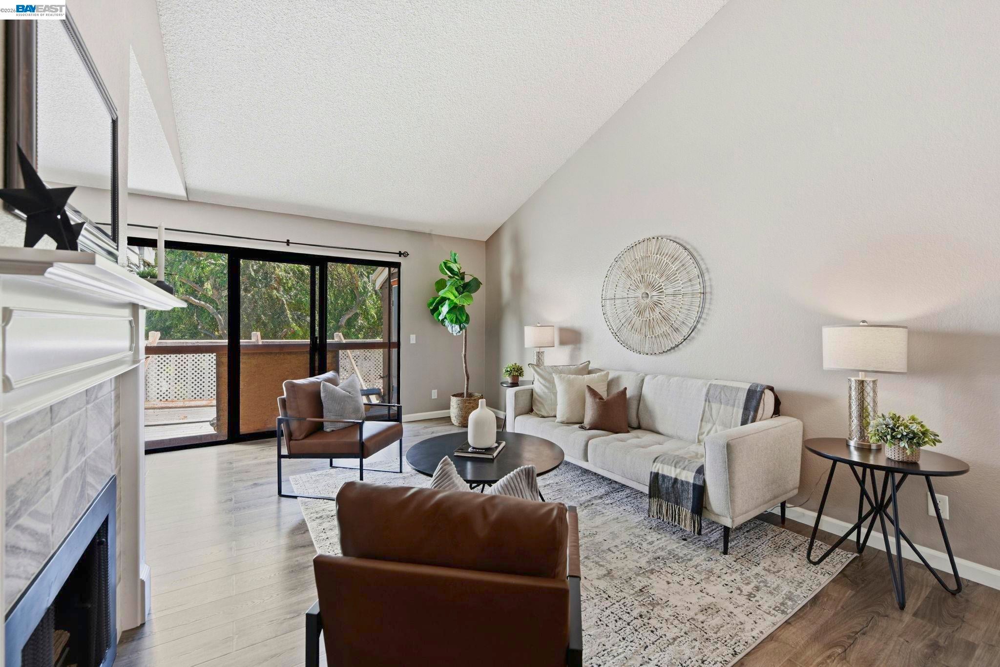 37200 Meadowbrook Cmn 203 — photo