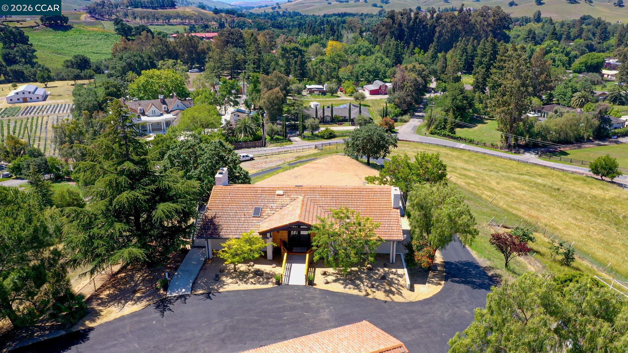 5505 Old School Rd — photo