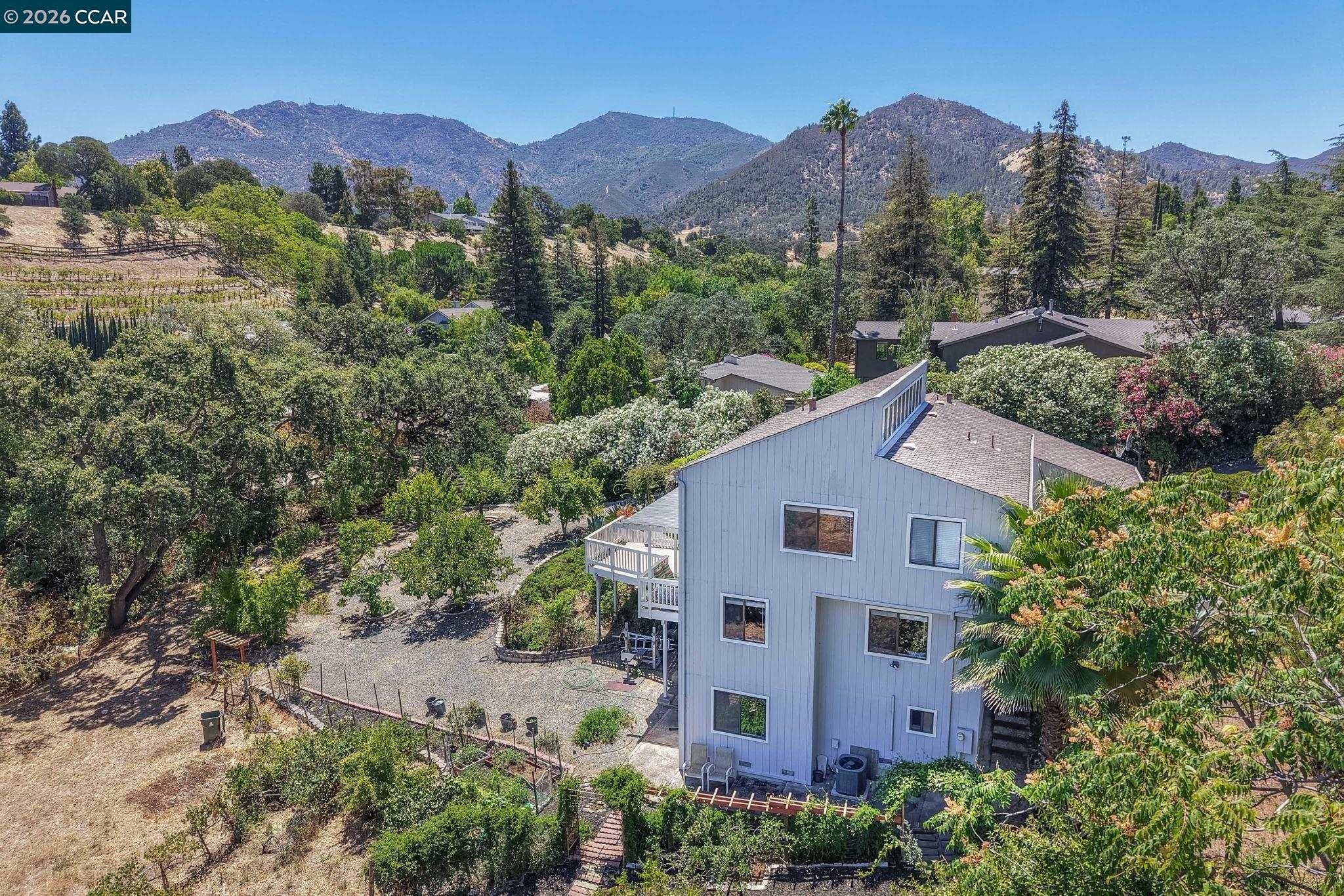 864 Coachman Pl — photo